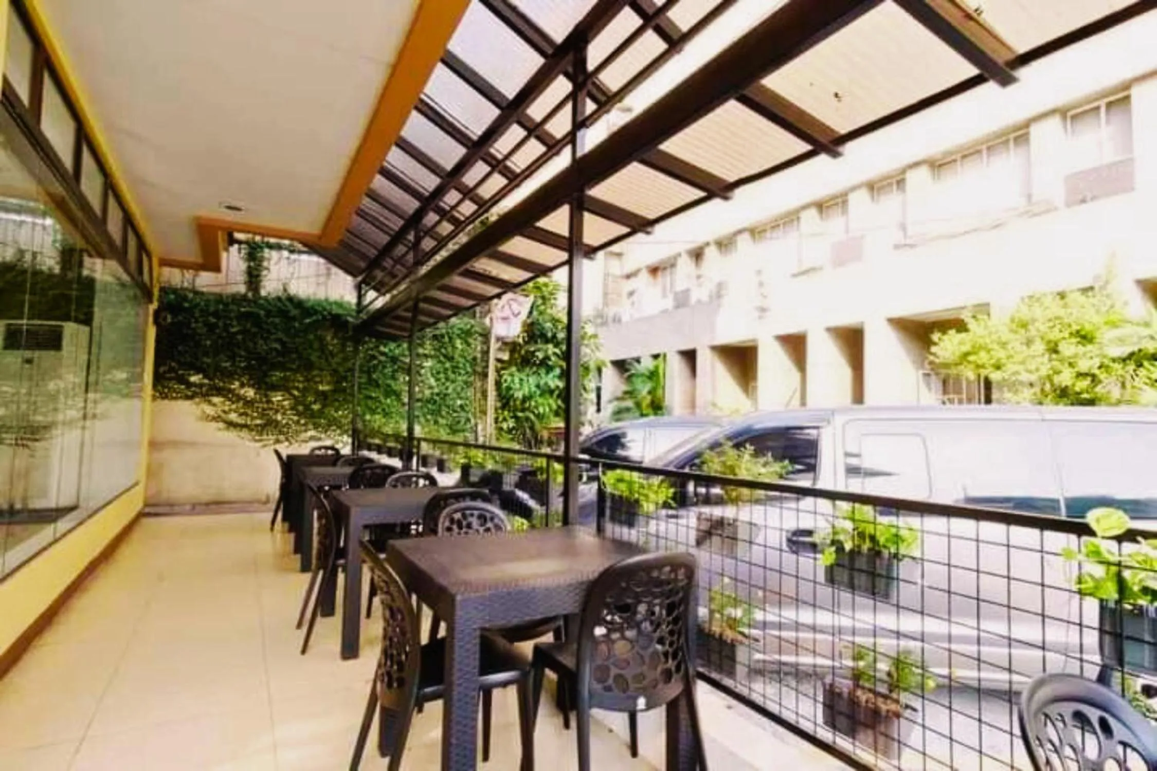 Restaurant/places to eat in Arzo Hotel Grand Lodge