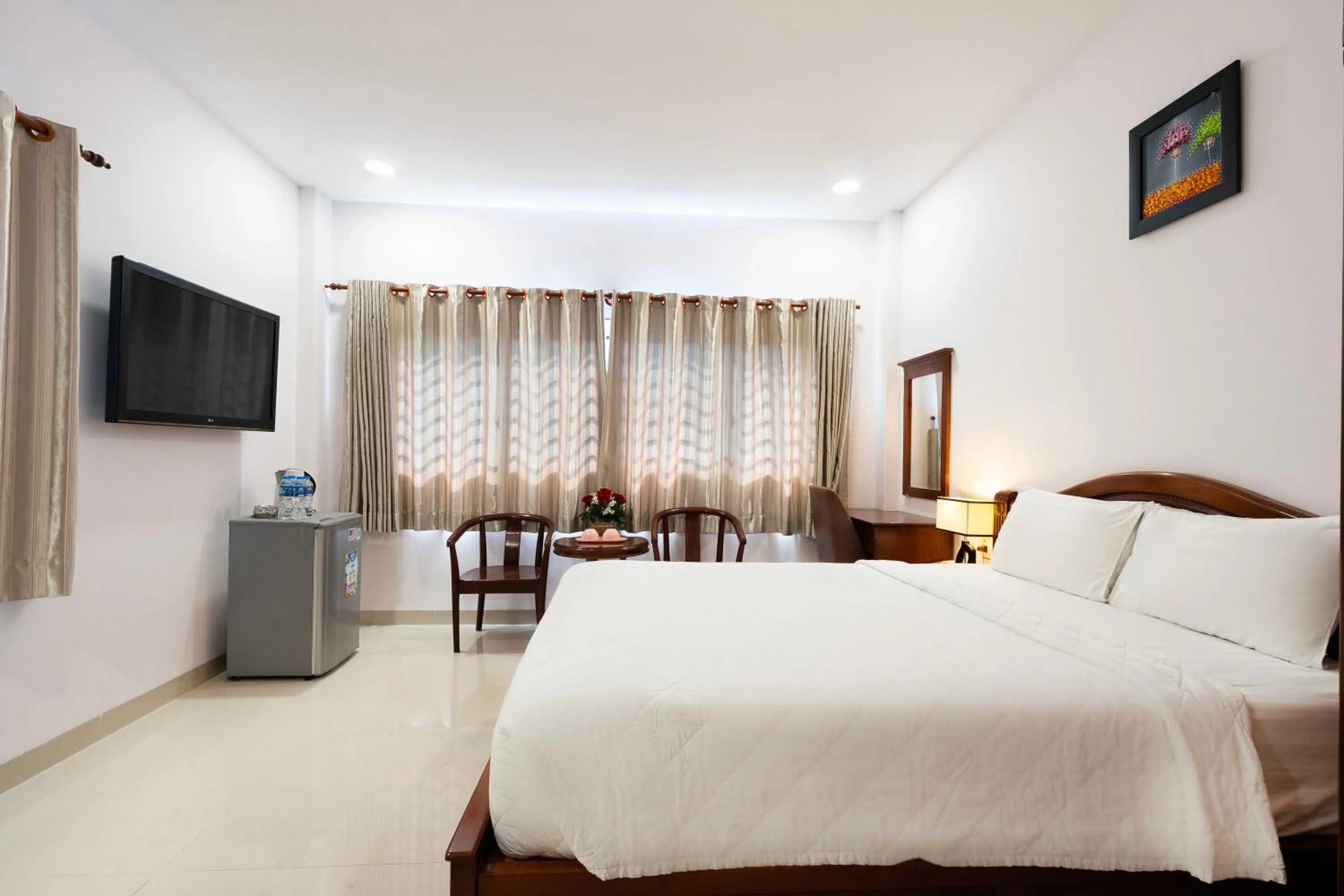 Photo of the whole room, Bed in Hoang Hoang Hotel (Bloom 3)
