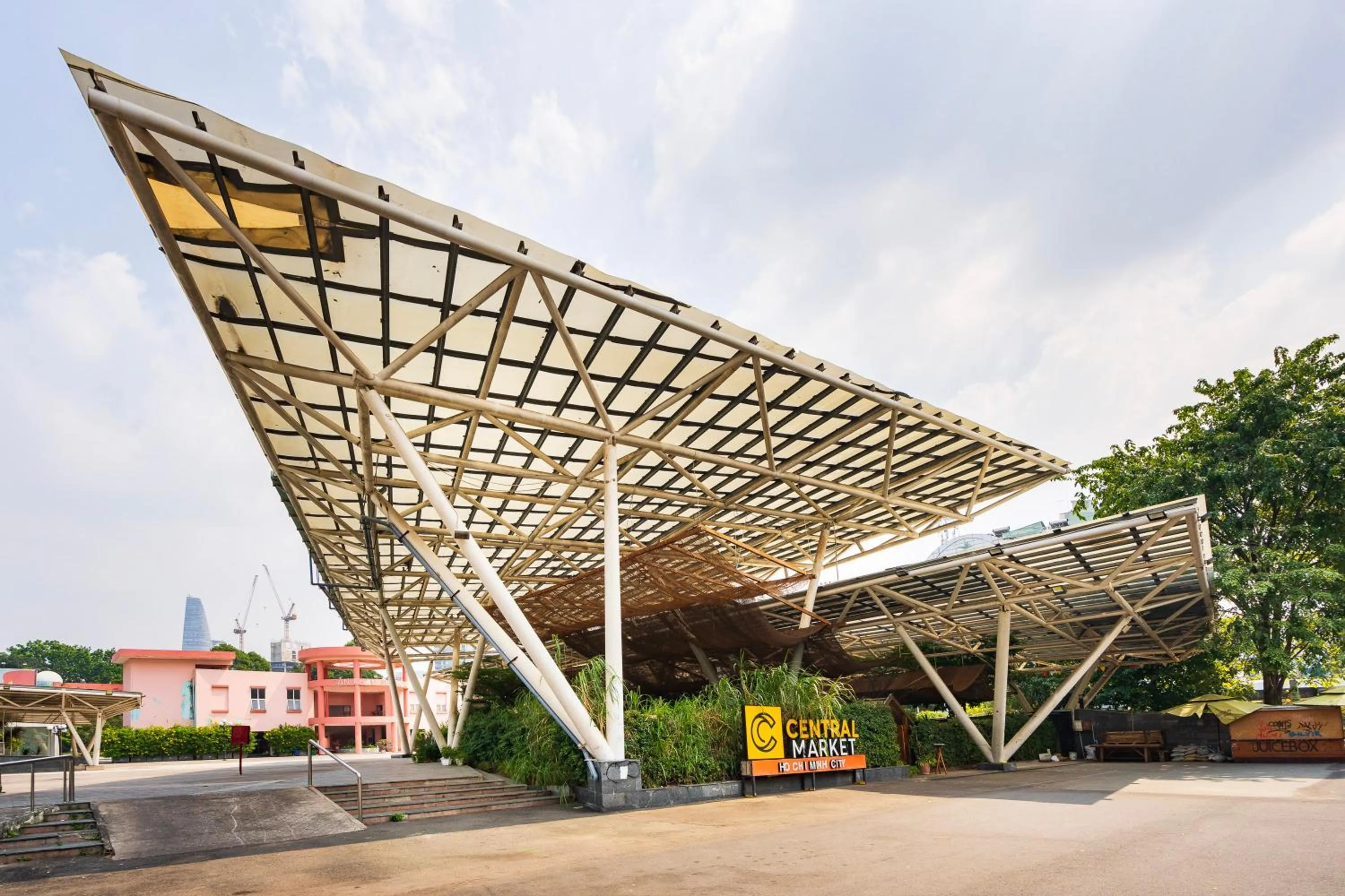 Day in Hoang Hoang Hotel (Bloom 3)