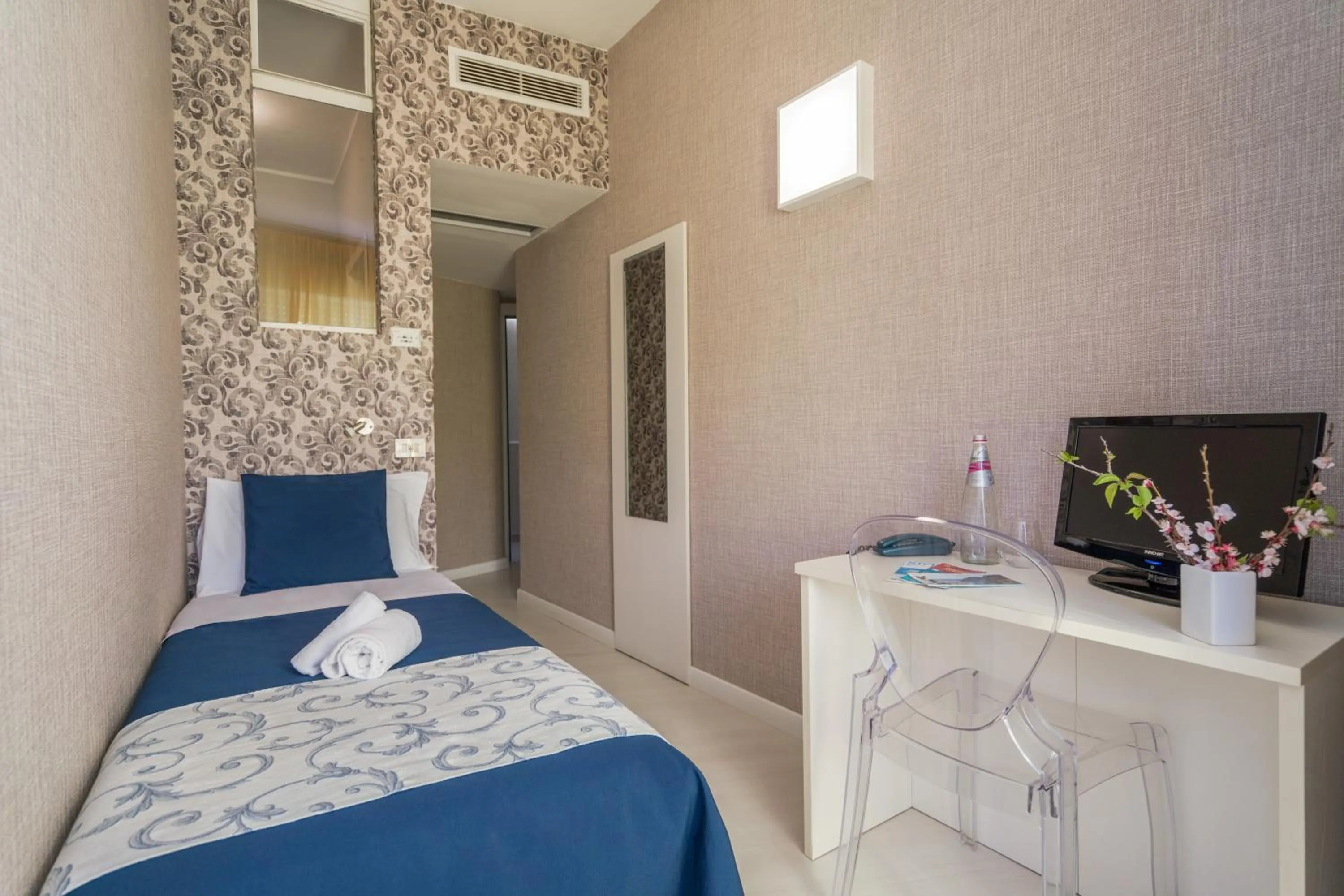 Bed in Hotel Baia Azzurra