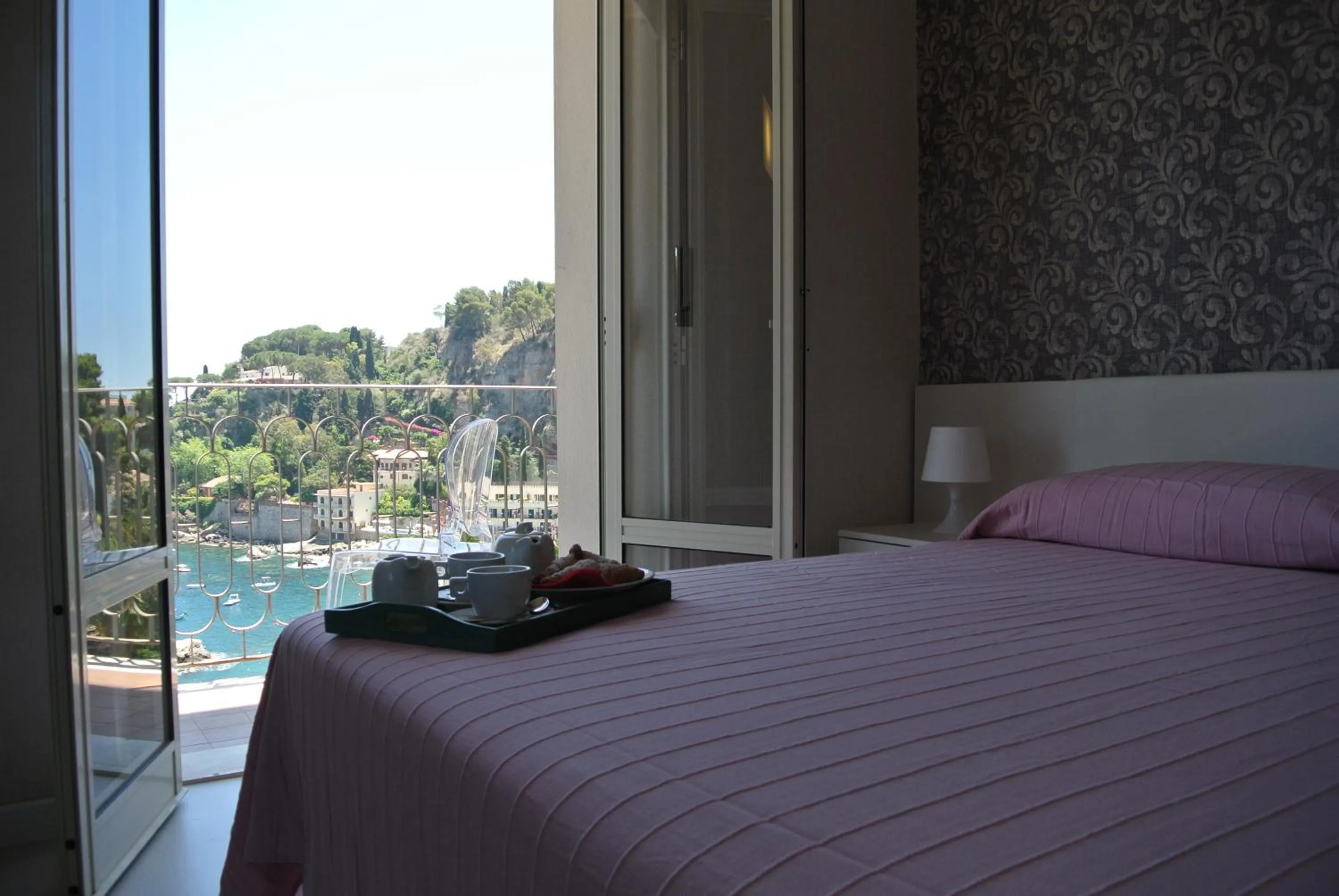 Bed in Hotel Baia Azzurra
