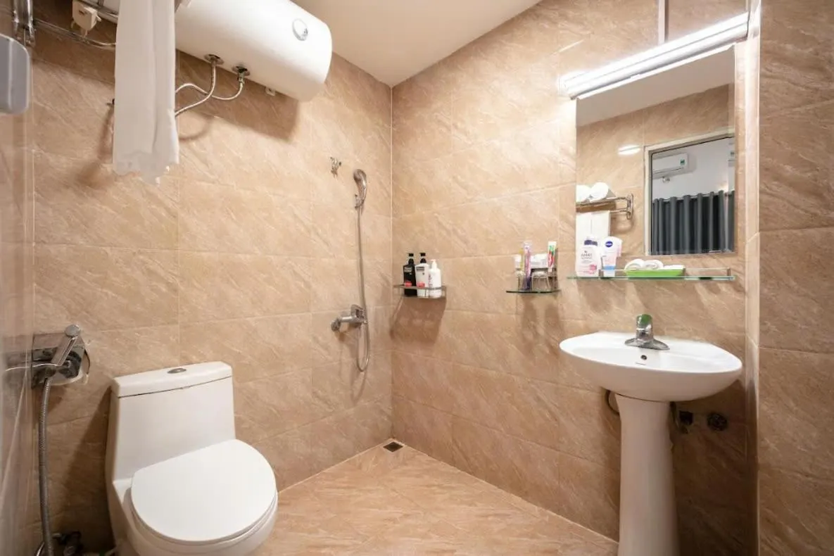 Toilet in A25 Hotel - Đội Cấn 1
