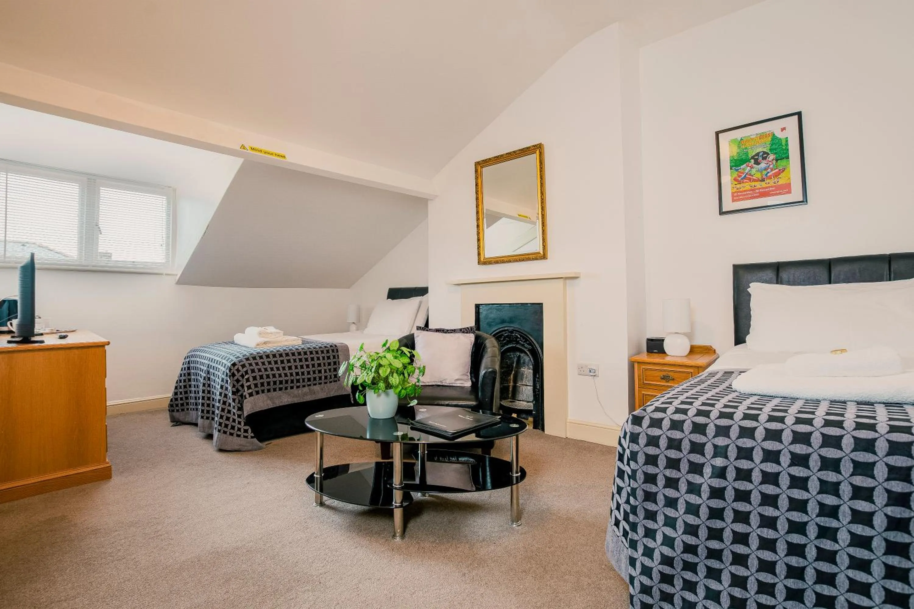 Photo of the whole room, Bed in Rowntree Lodge