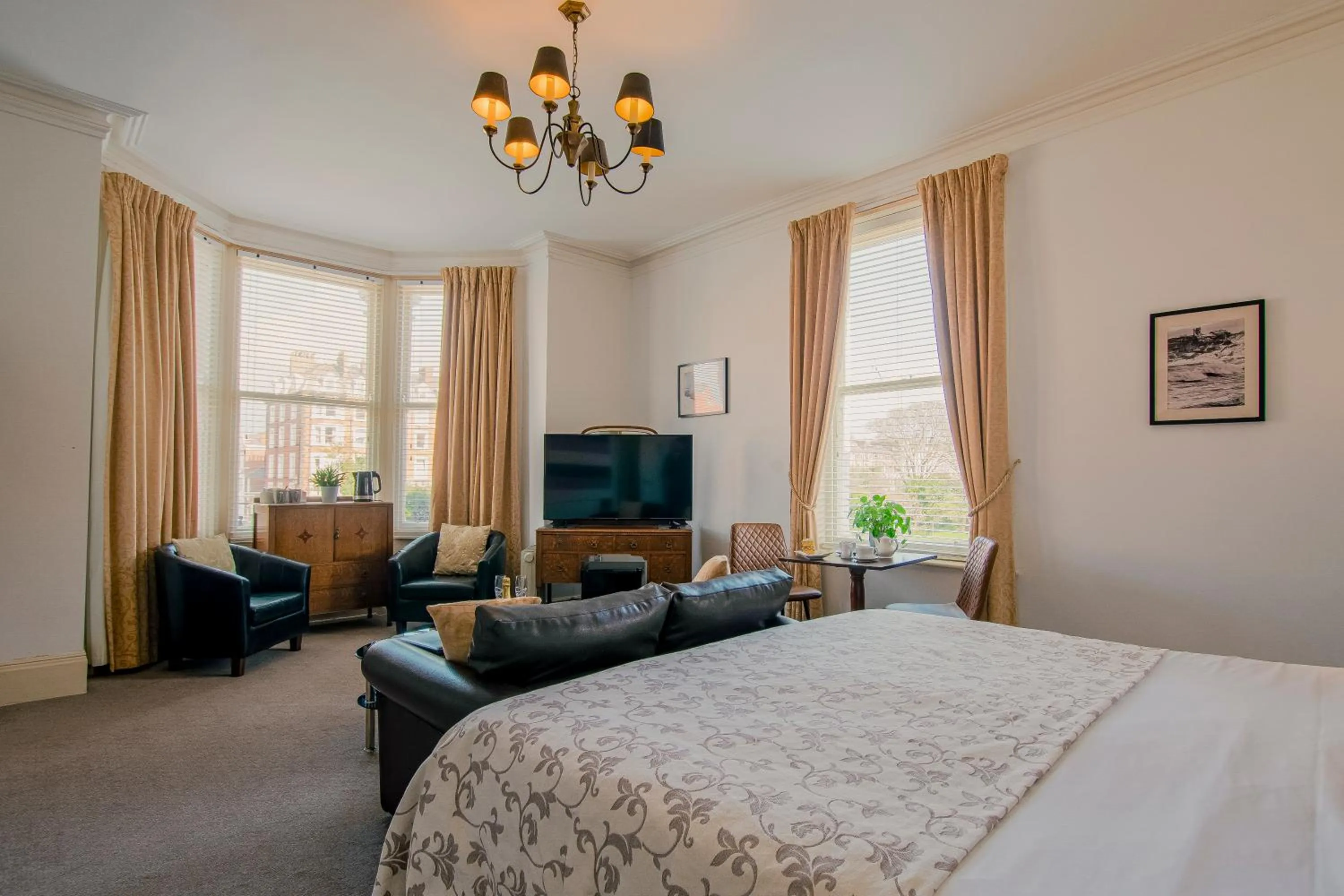 Photo of the whole room, Bed in Rowntree Lodge