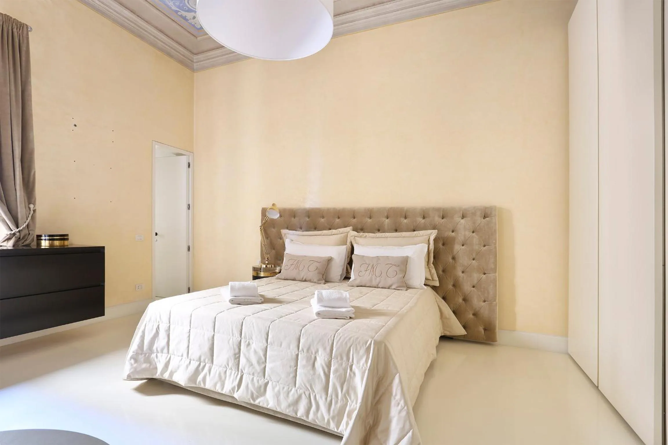 Bedroom in LUXURY suite with amazing Terrace in Florence-hosted by Sweetstay