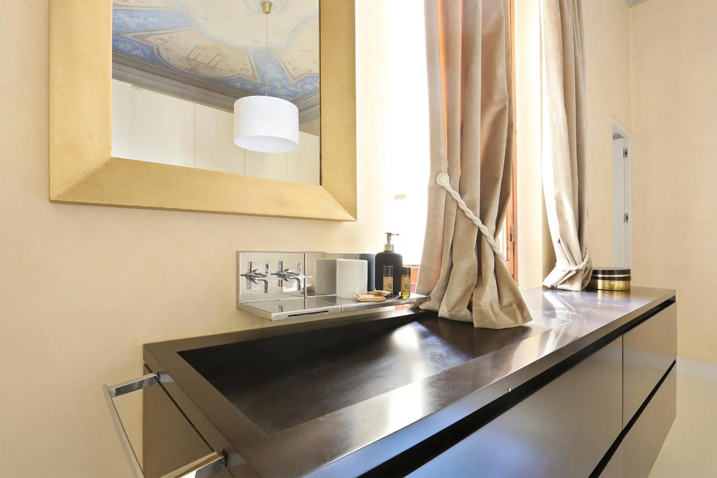 Bathroom in LUXURY suite with amazing Terrace in Florence-hosted by Sweetstay