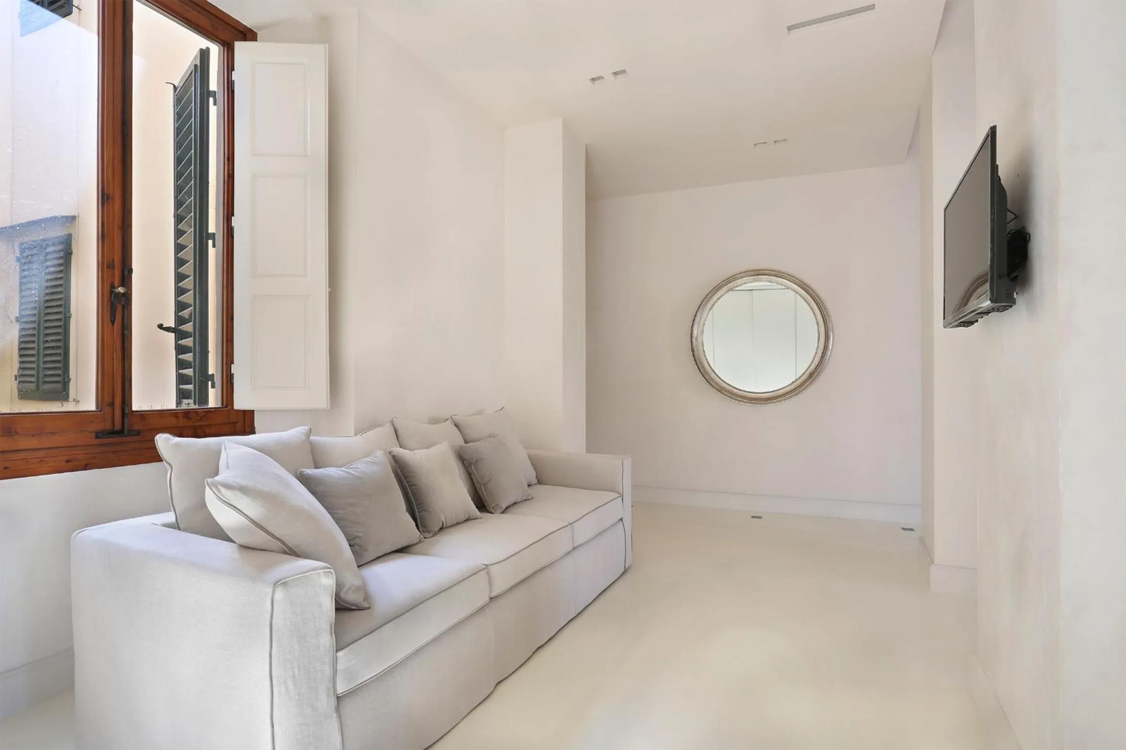 Living room in LUXURY suite with amazing Terrace in Florence-hosted by Sweetstay