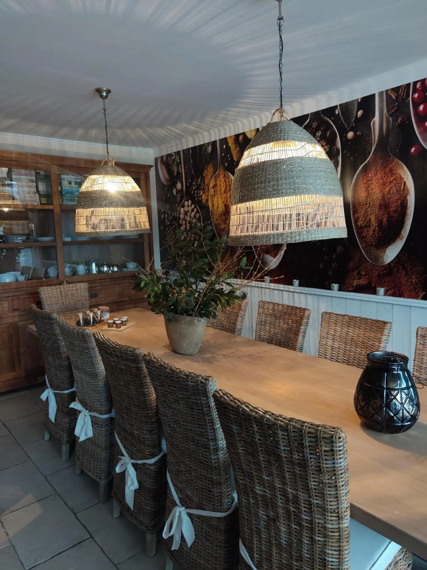 Dining area in La Maison du Chevalier - Chambres et tables d'hôtes - adults only