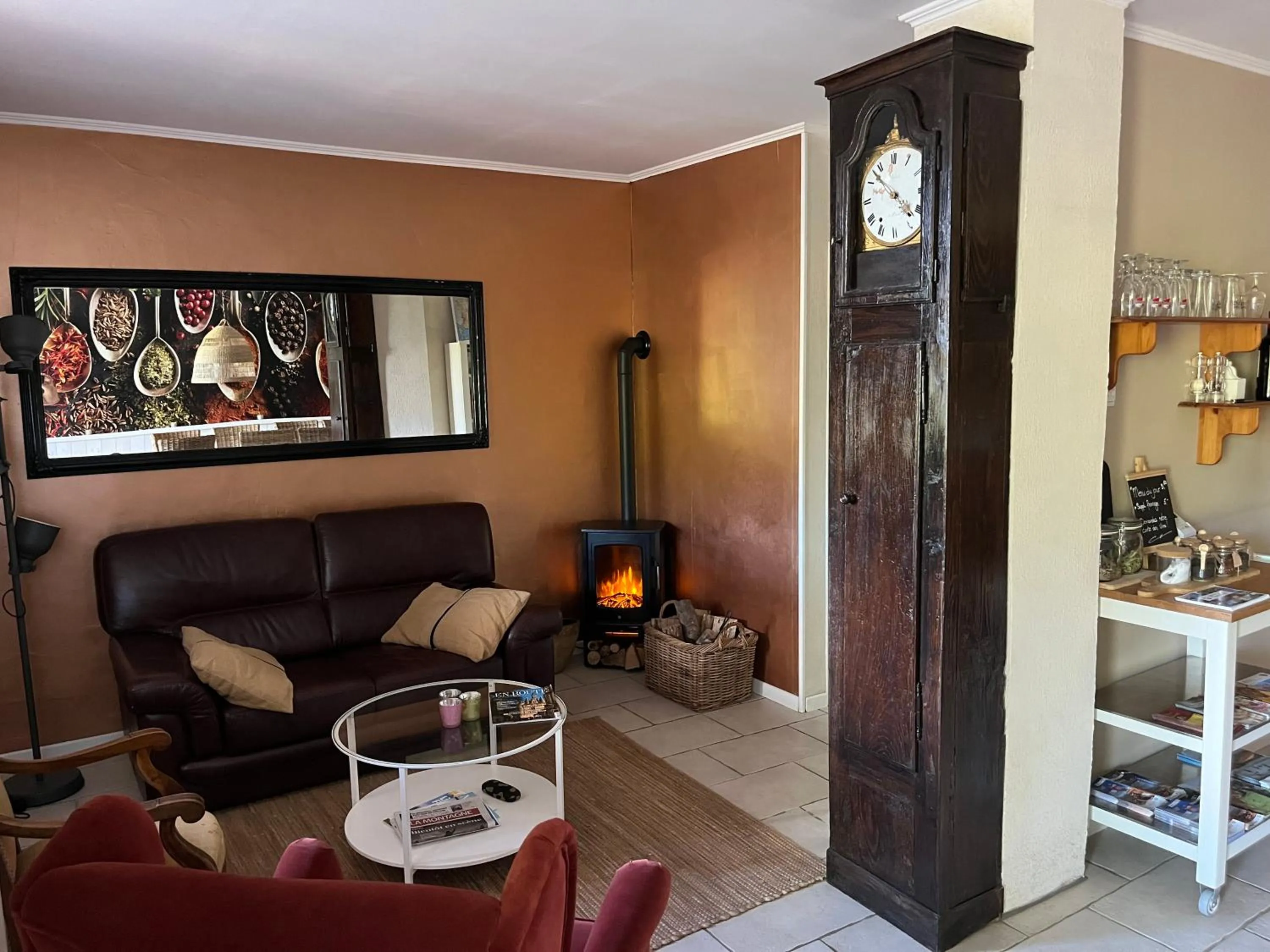 Living room in La Maison du Chevalier - Chambres et tables d'hôtes - adults only