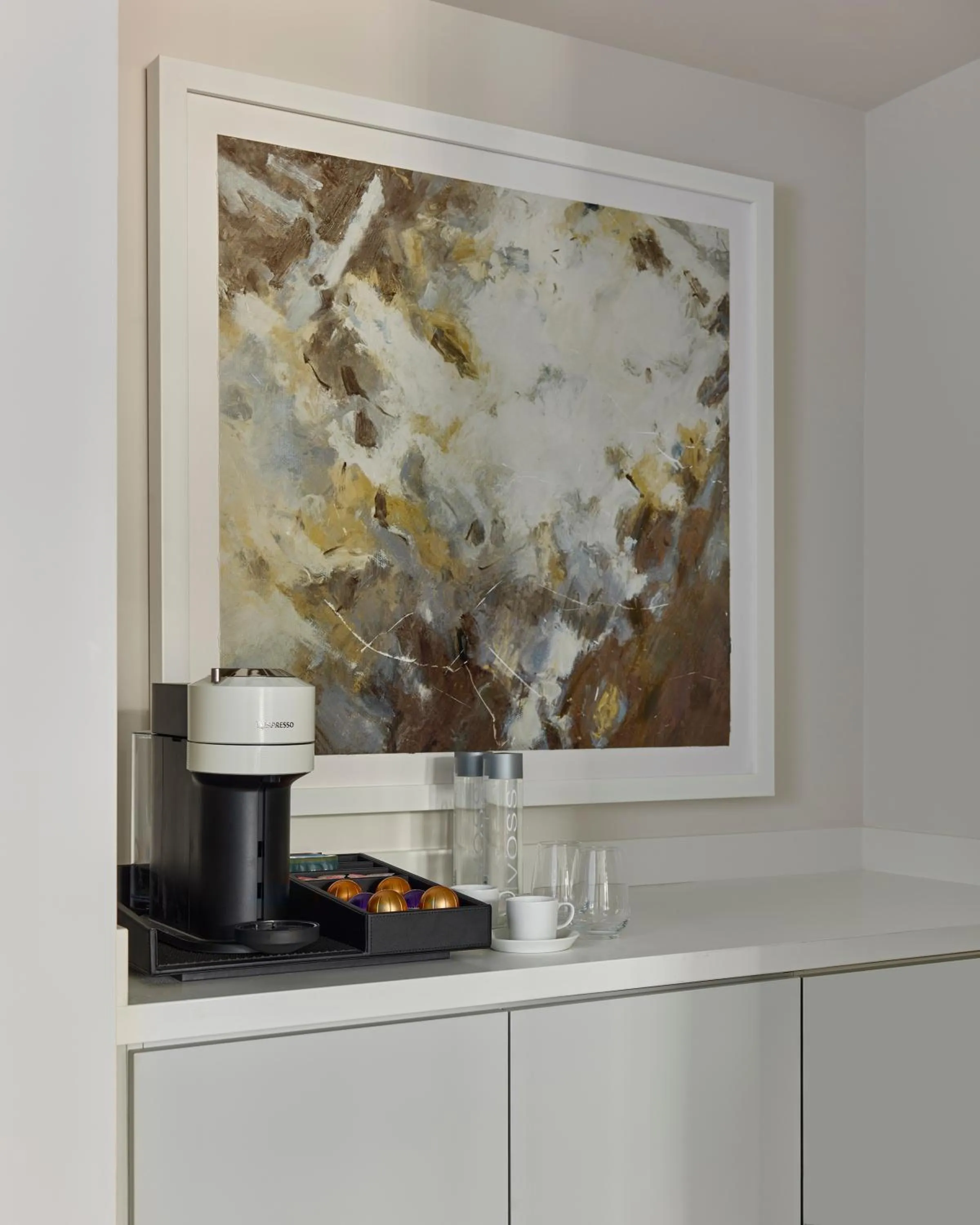 Coffee/tea facilities in Hotel AKA Washington Circle