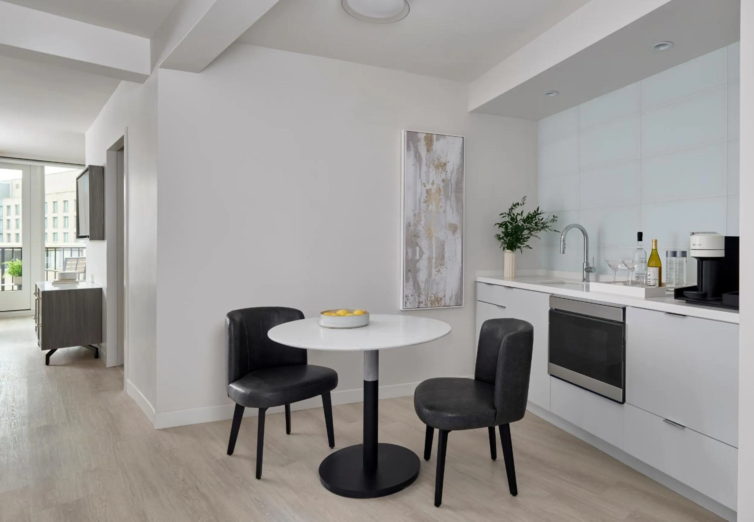 Kitchen or kitchenette in Hotel AKA Washington Circle