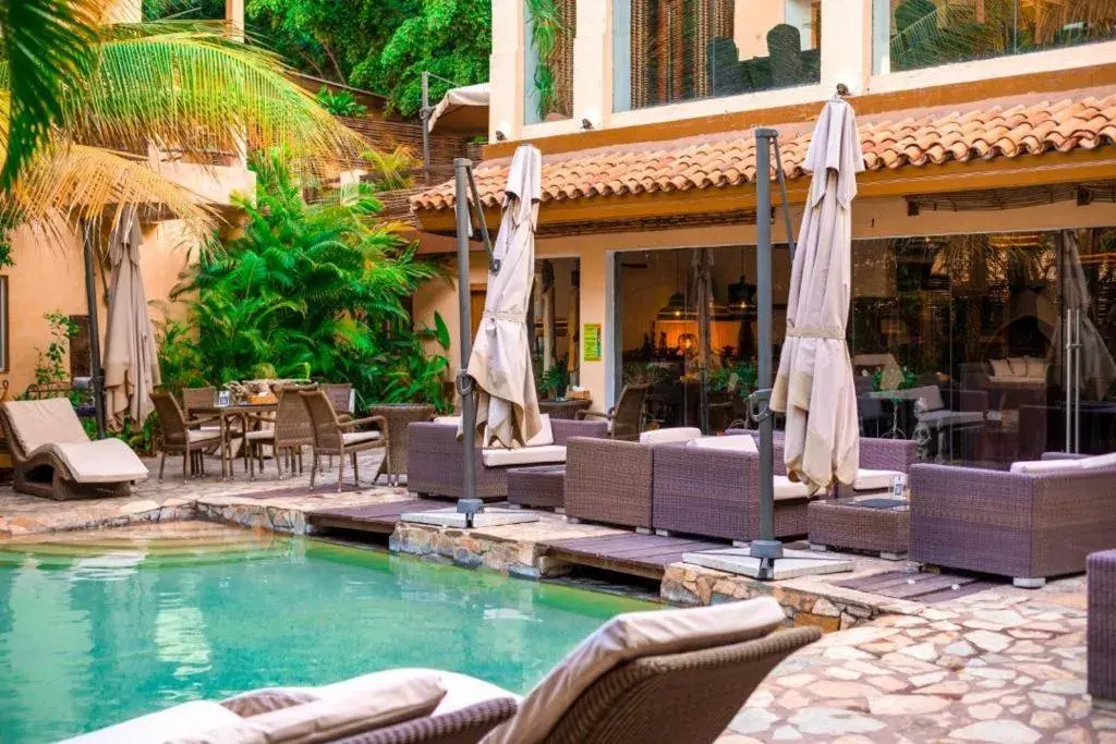 Swimming pool in La Villa Boutique Hotel Swimming pool in La Villa Boutique Hotel