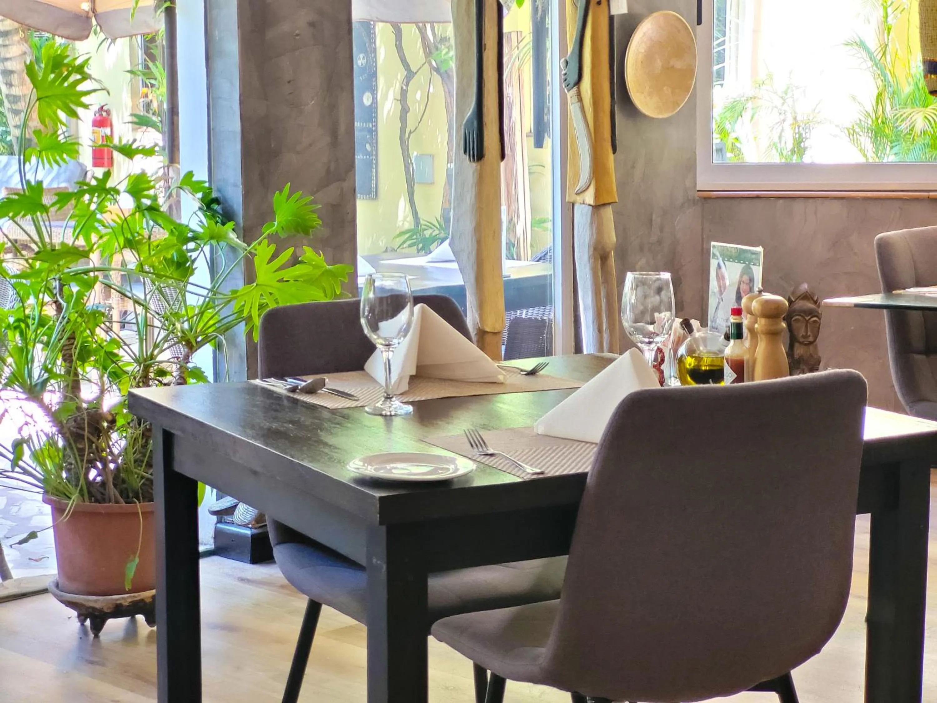 Restaurant/places to eat in La Villa Boutique Hotel