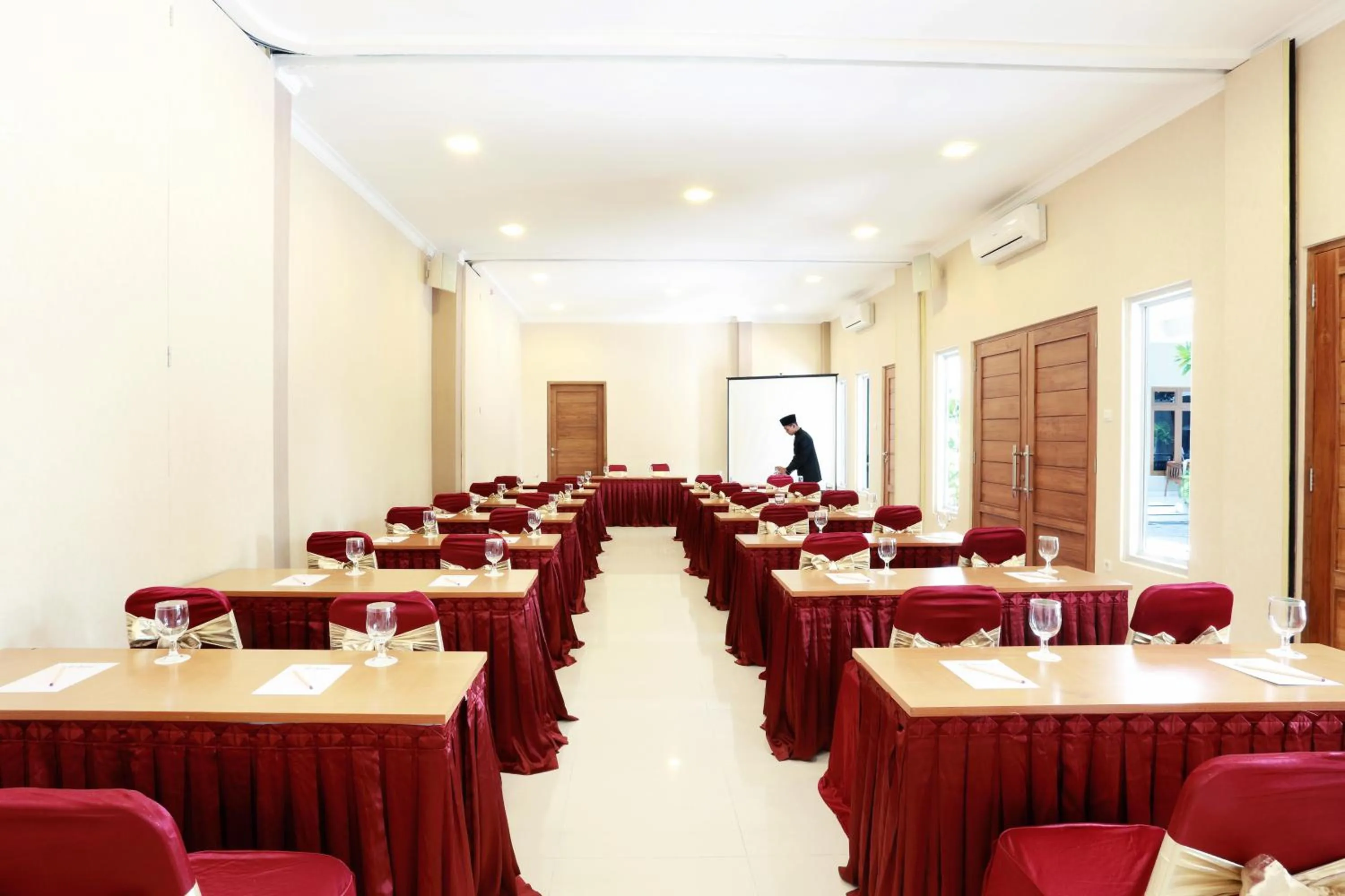 Meeting/conference room in Syariah Arini Hotel