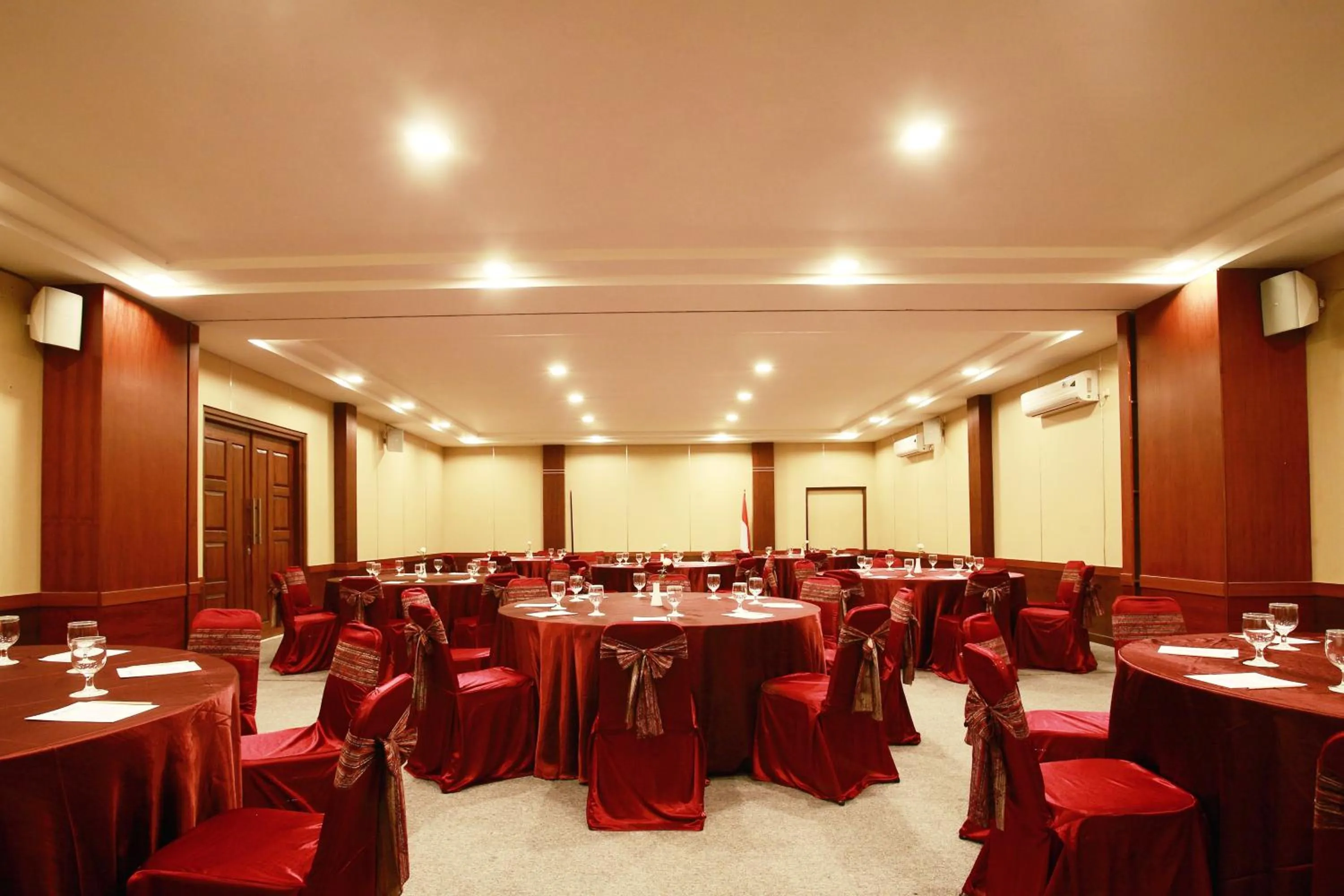Meeting/conference room in Syariah Arini Hotel