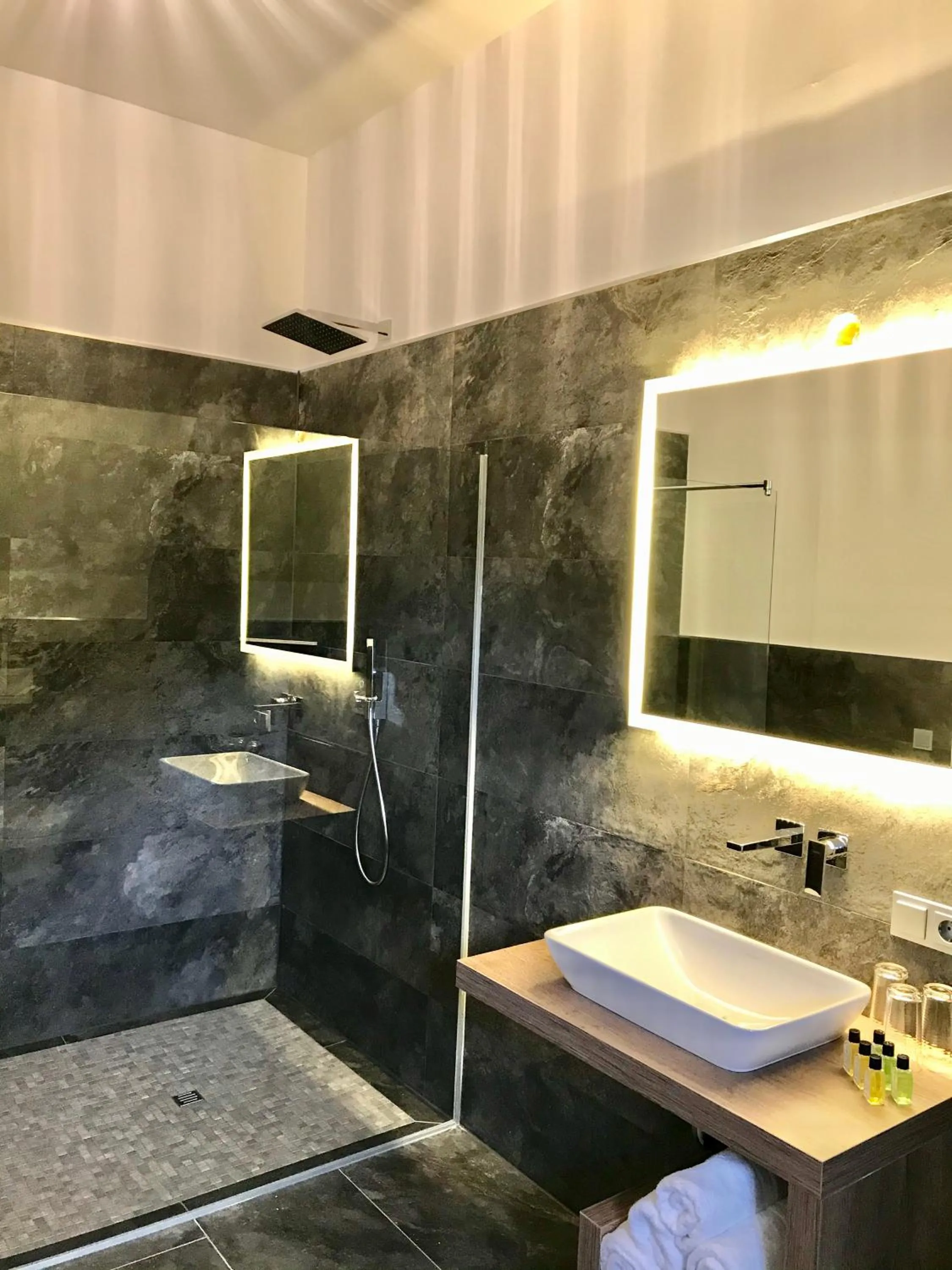 Shower in Gut am See