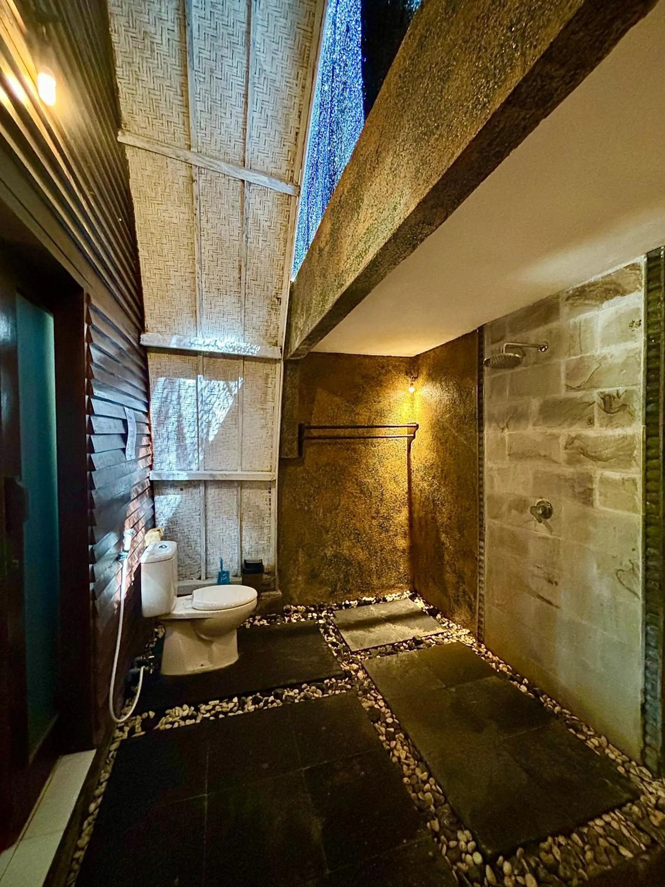 Bathroom, Bed in Alibaba Bungalows