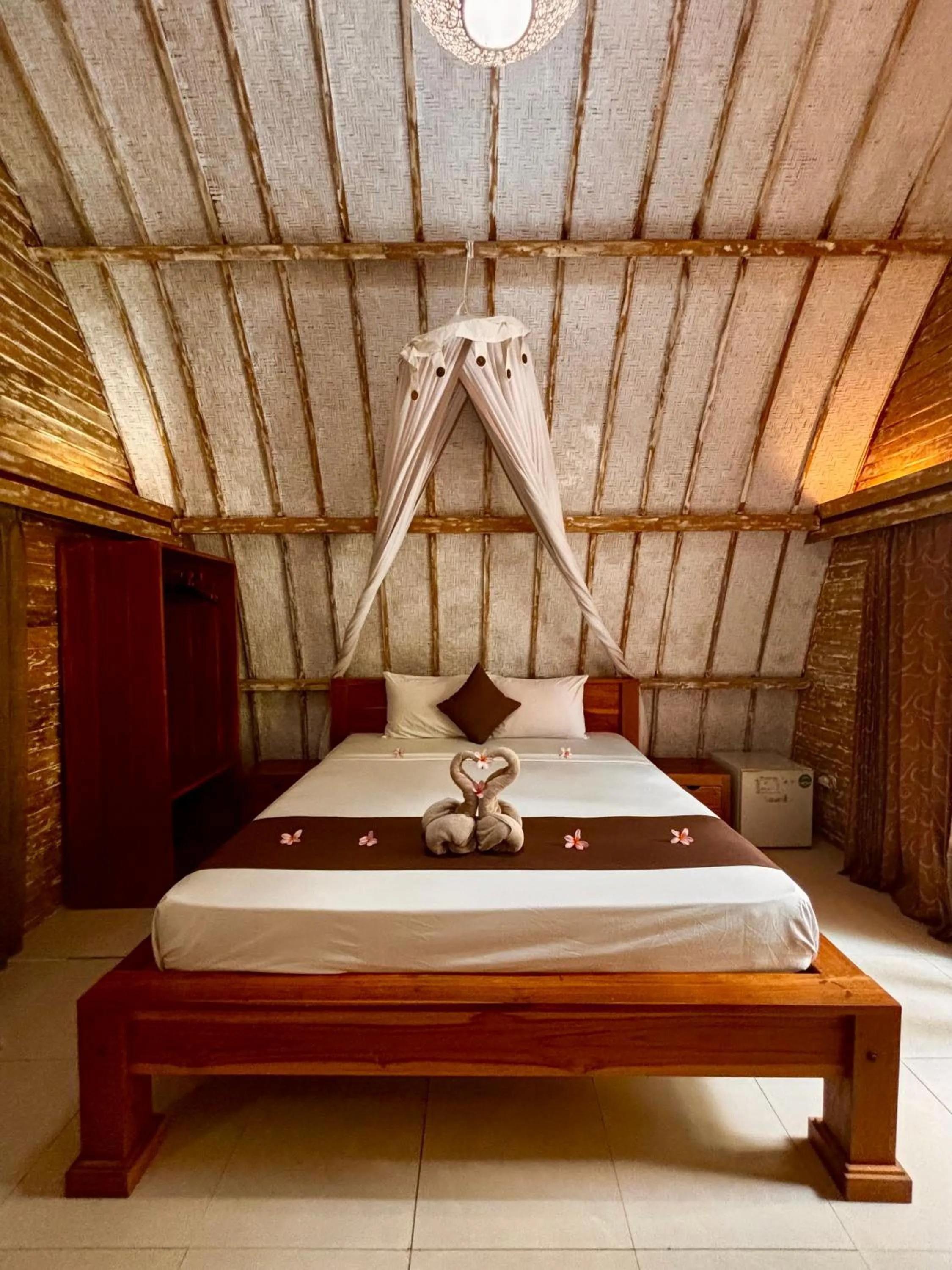 Bedroom, Bed in Alibaba Bungalows