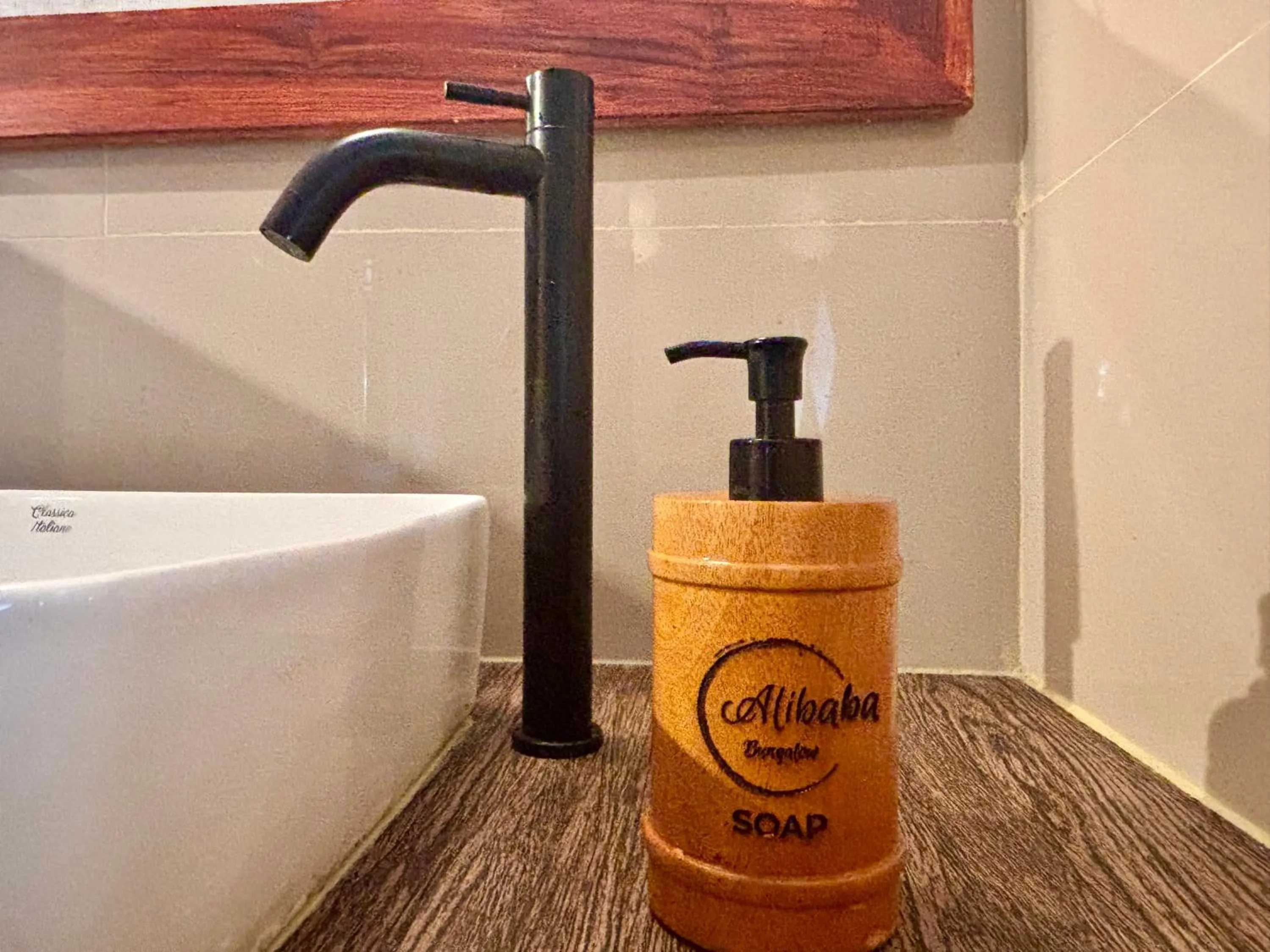 Toilet in Alibaba Bungalows