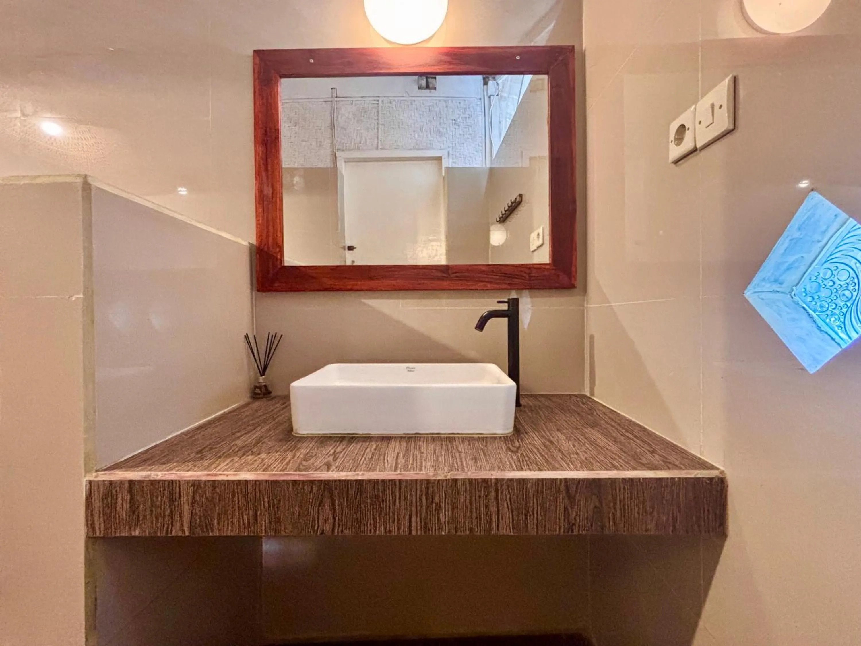 Toilet in Alibaba Bungalows