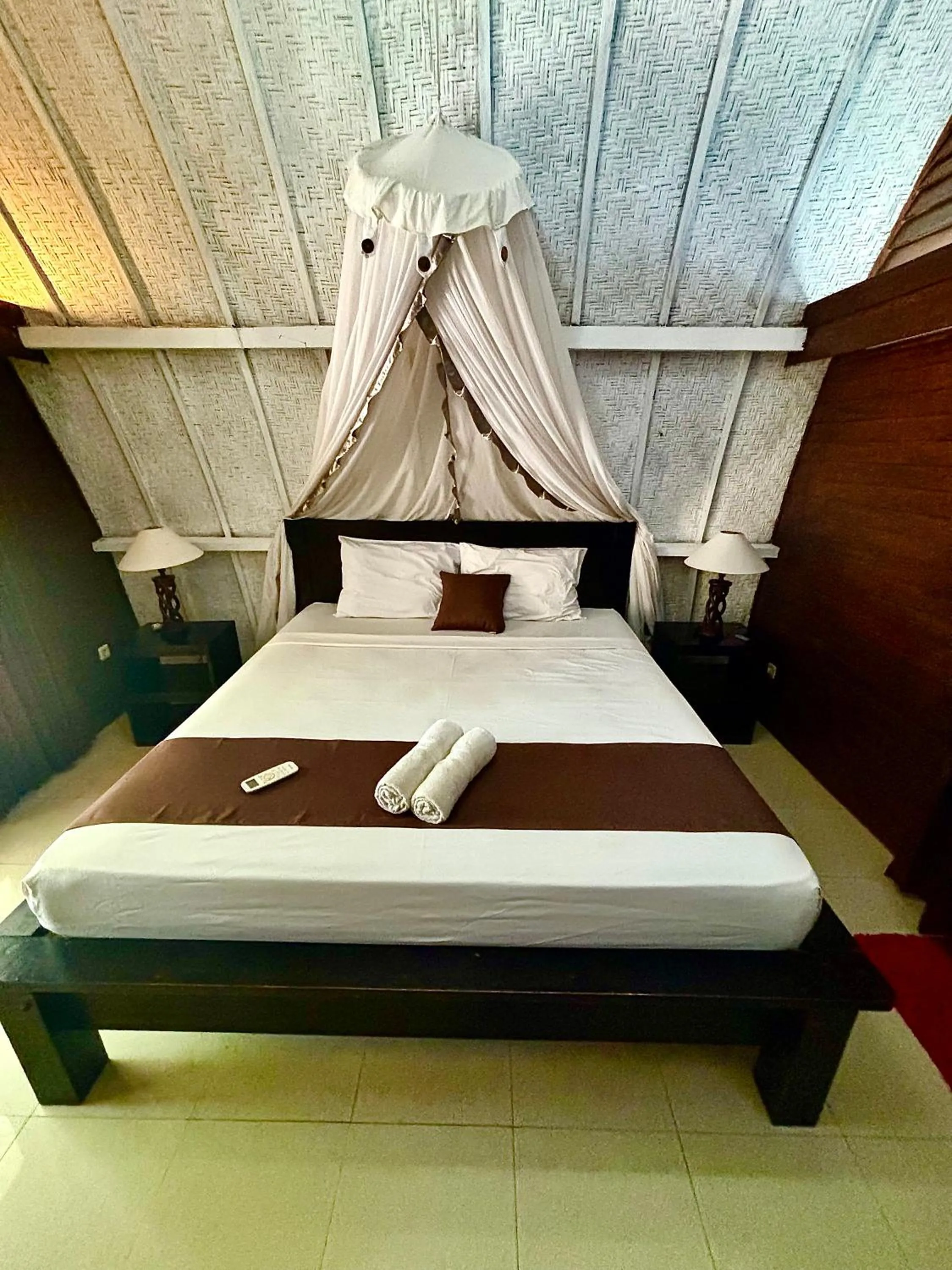Bedroom, Bed in Alibaba Bungalows