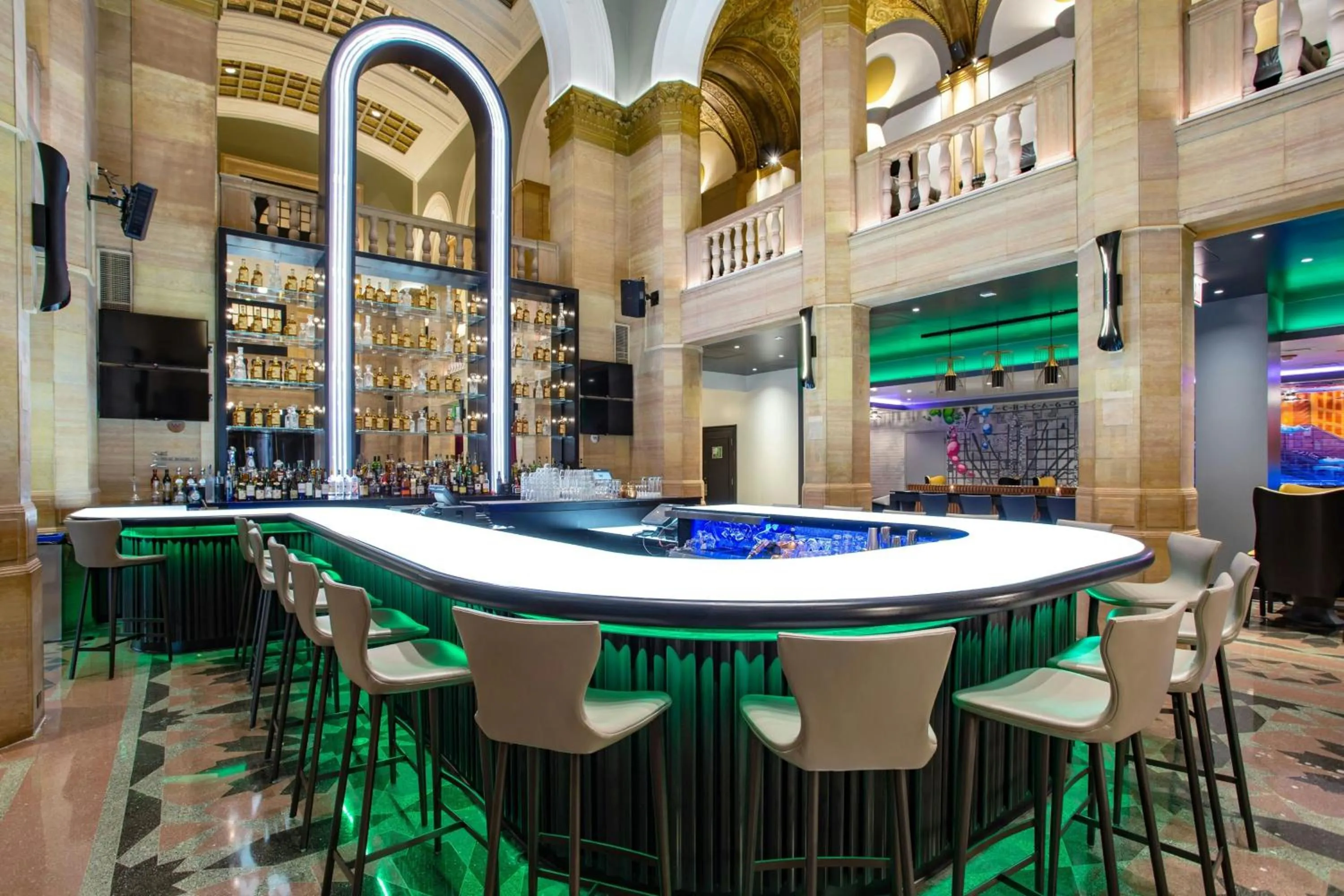 Lounge or bar in THE MIDLAND HOTEL, Chicago, a Tribute Portfolio Hotel