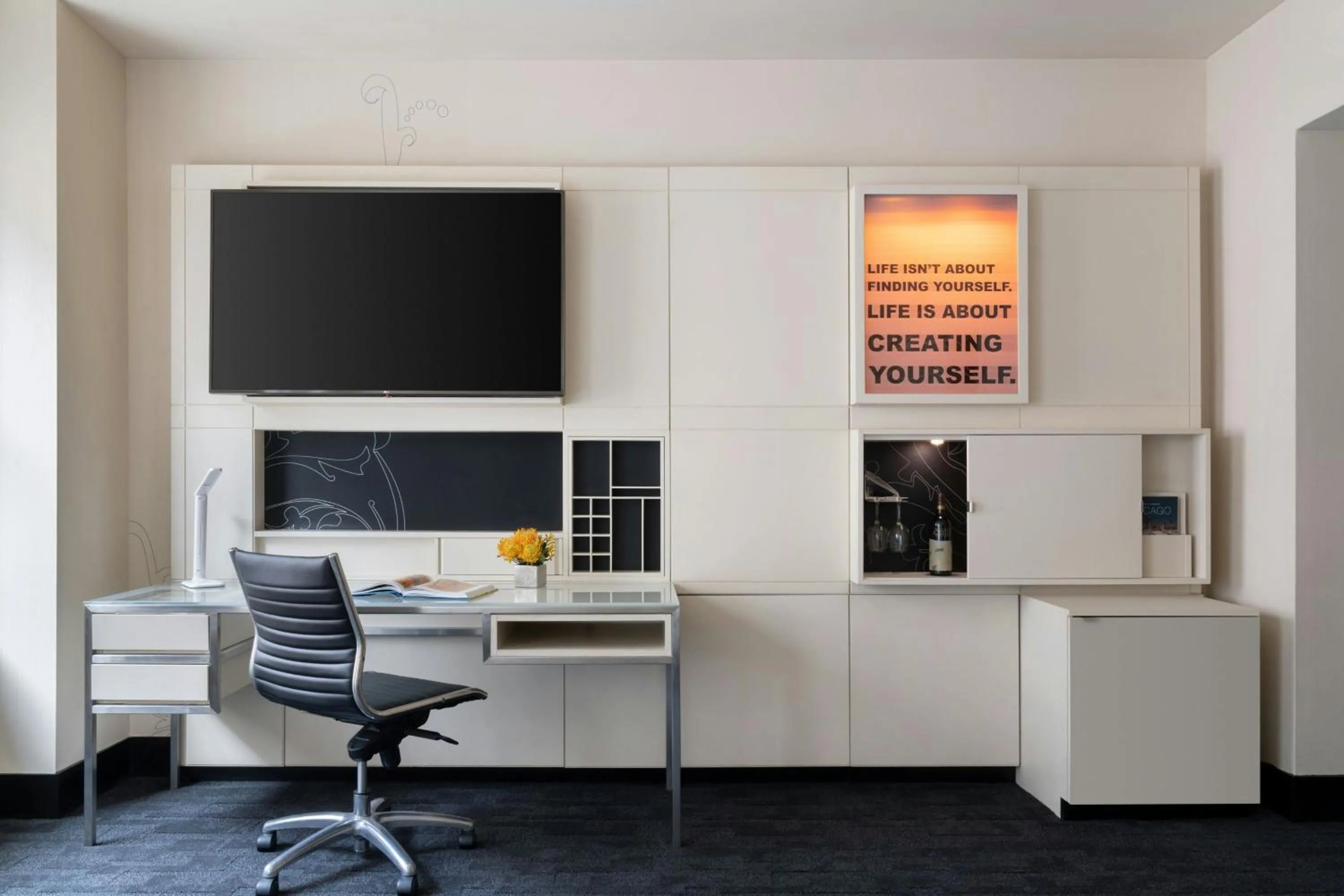 Photo of the whole room in THE MIDLAND HOTEL, Chicago, a Tribute Portfolio Hotel