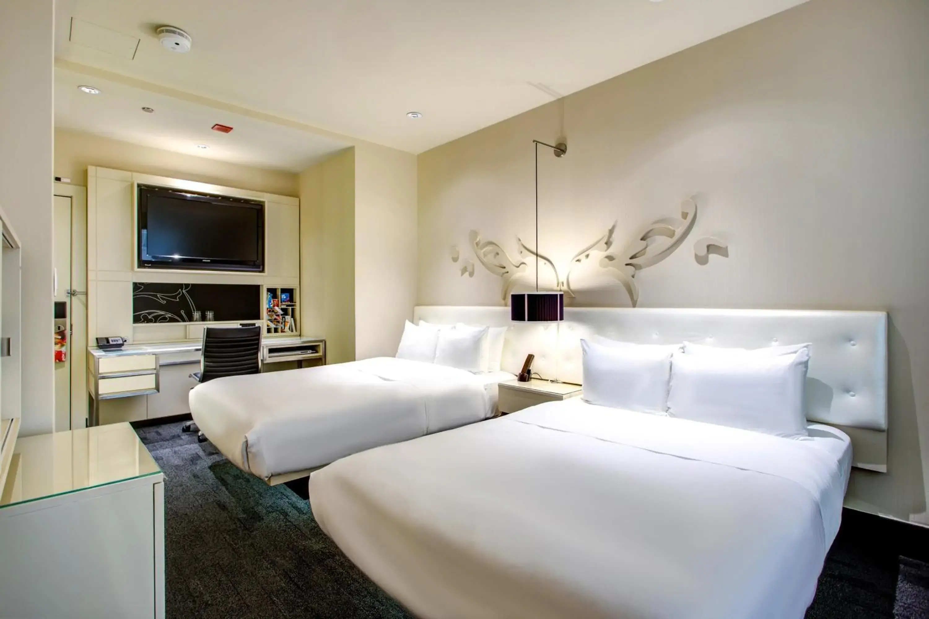 Deluxe Room with Two Double Beds in W Chicago - City Center Deluxe Room with Two Double Beds in W Chicago - City Center