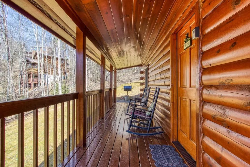 Sugar Bear Lodge, Hot Tub, WIFI, 560 FREE tickets each paid day