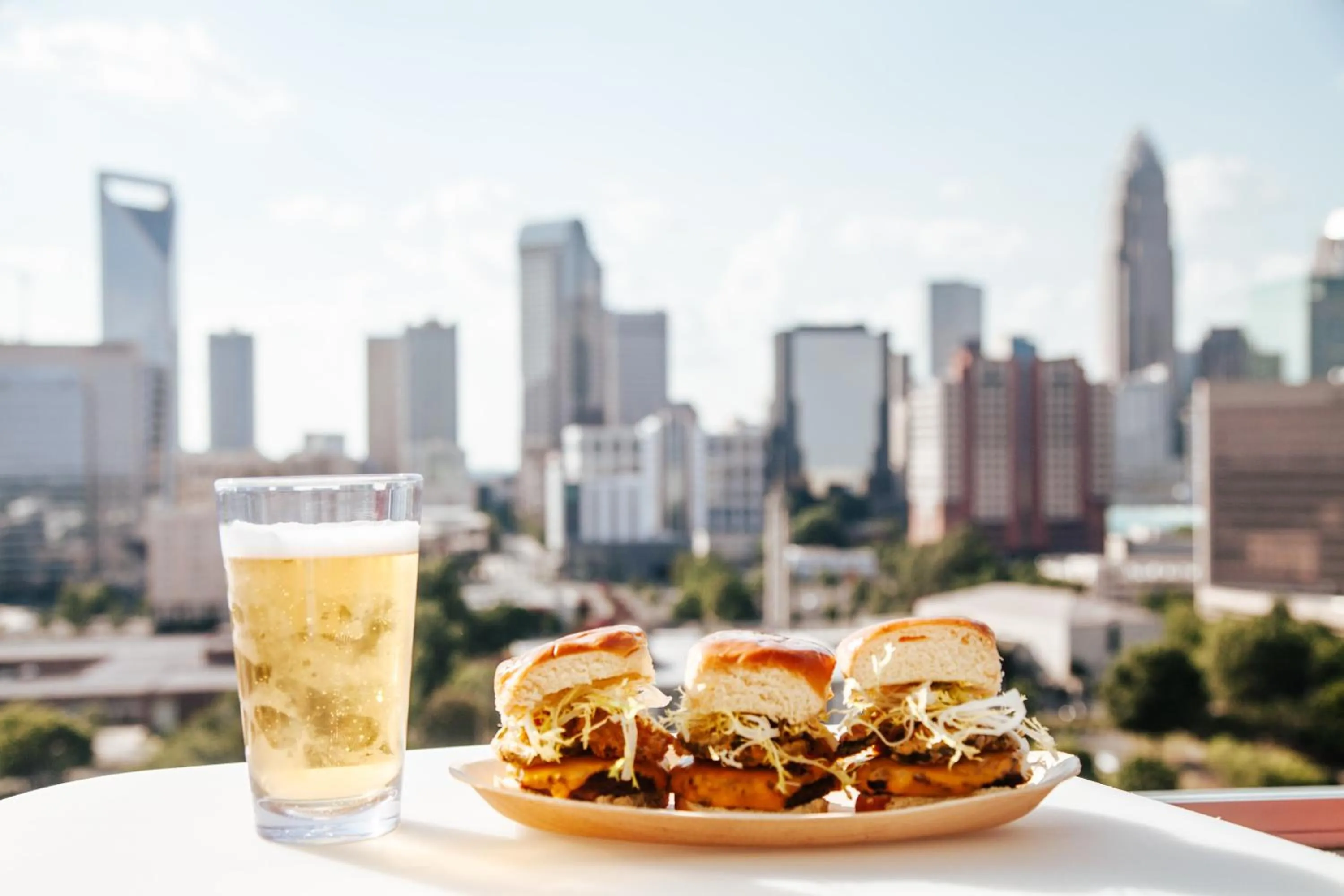 Restaurant/places to eat in Sheraton Charlotte Hotel