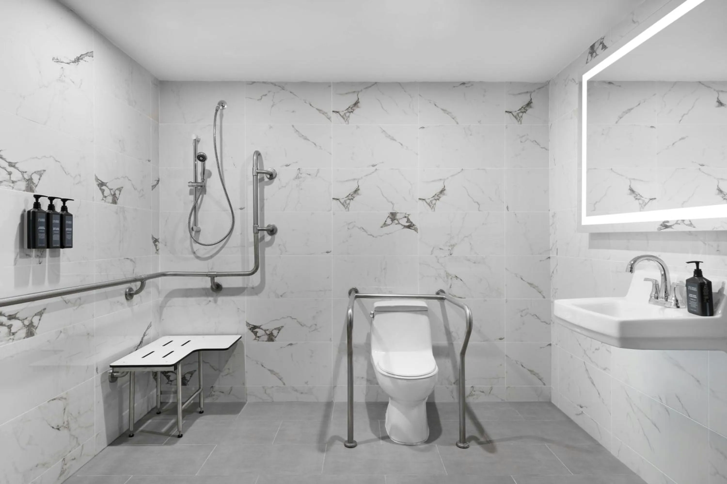 Photo of the whole room in Sheraton Charlotte Hotel