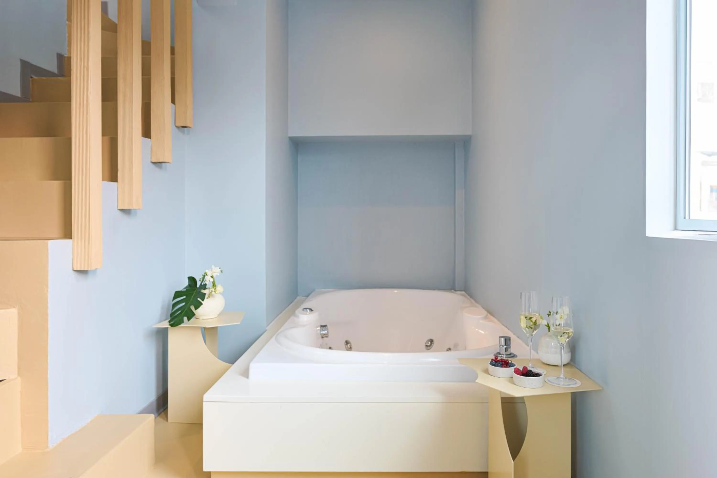 Hot Tub, Bed in Moderno Hotel Roma