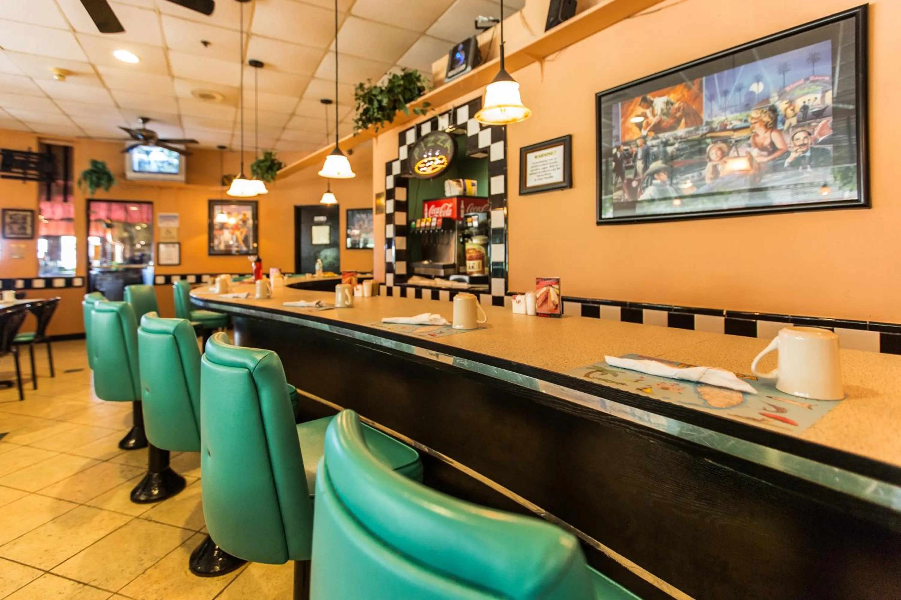 Lounge or bar, Lounge/Bar in Thunderbird Beach Hotel