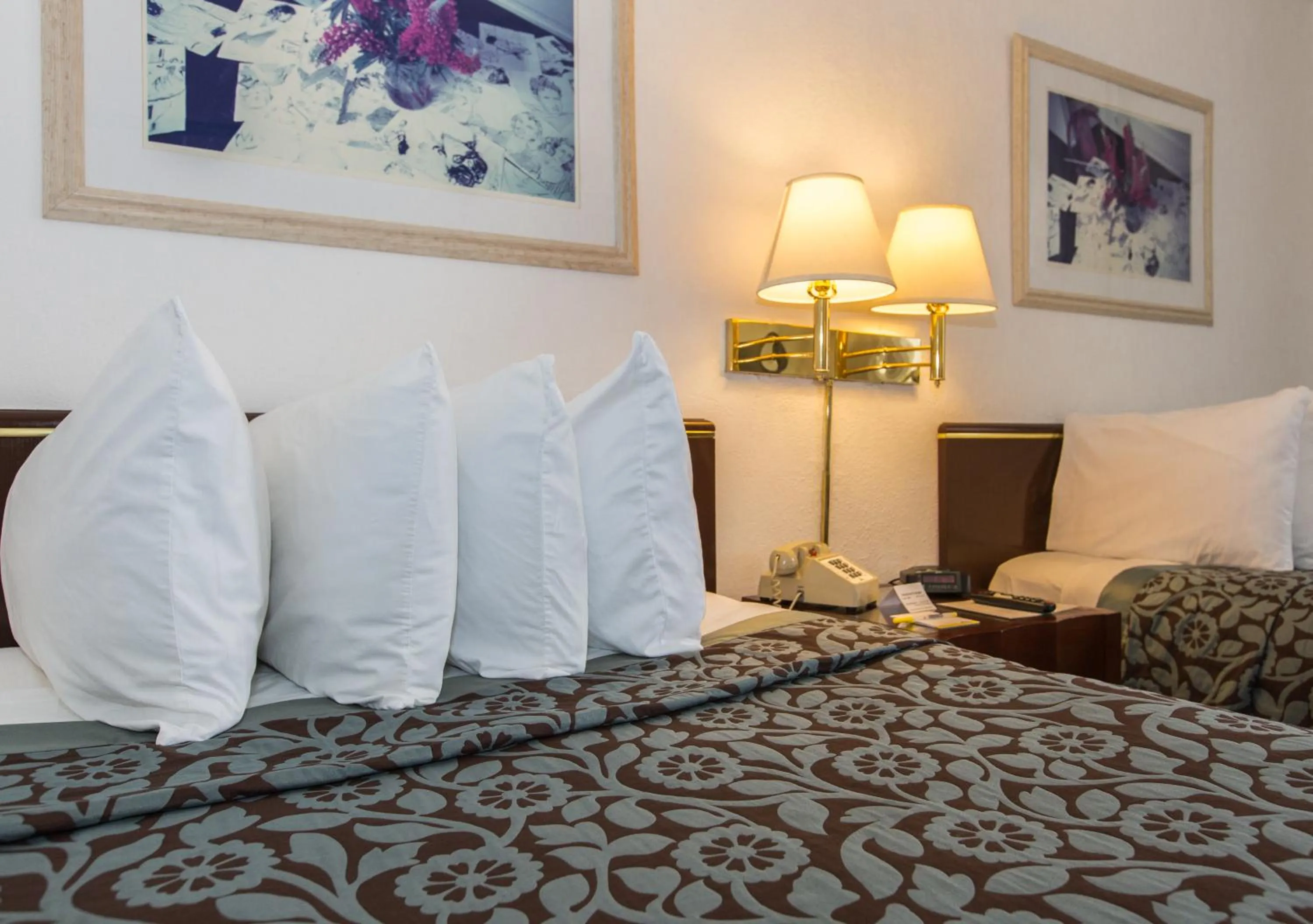 Bed in Thunderbird Beach Hotel