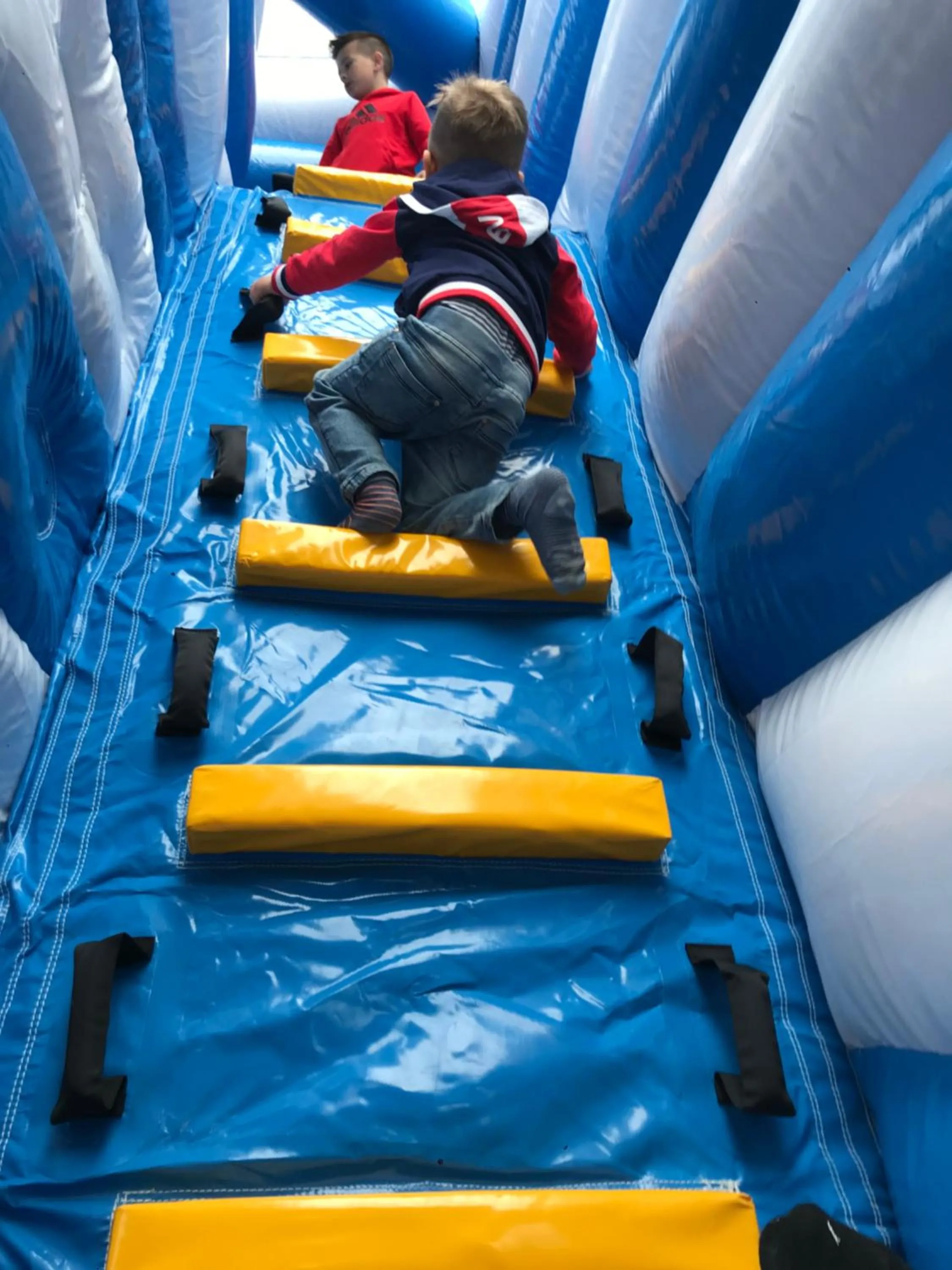 children in Srebrne Tarasy