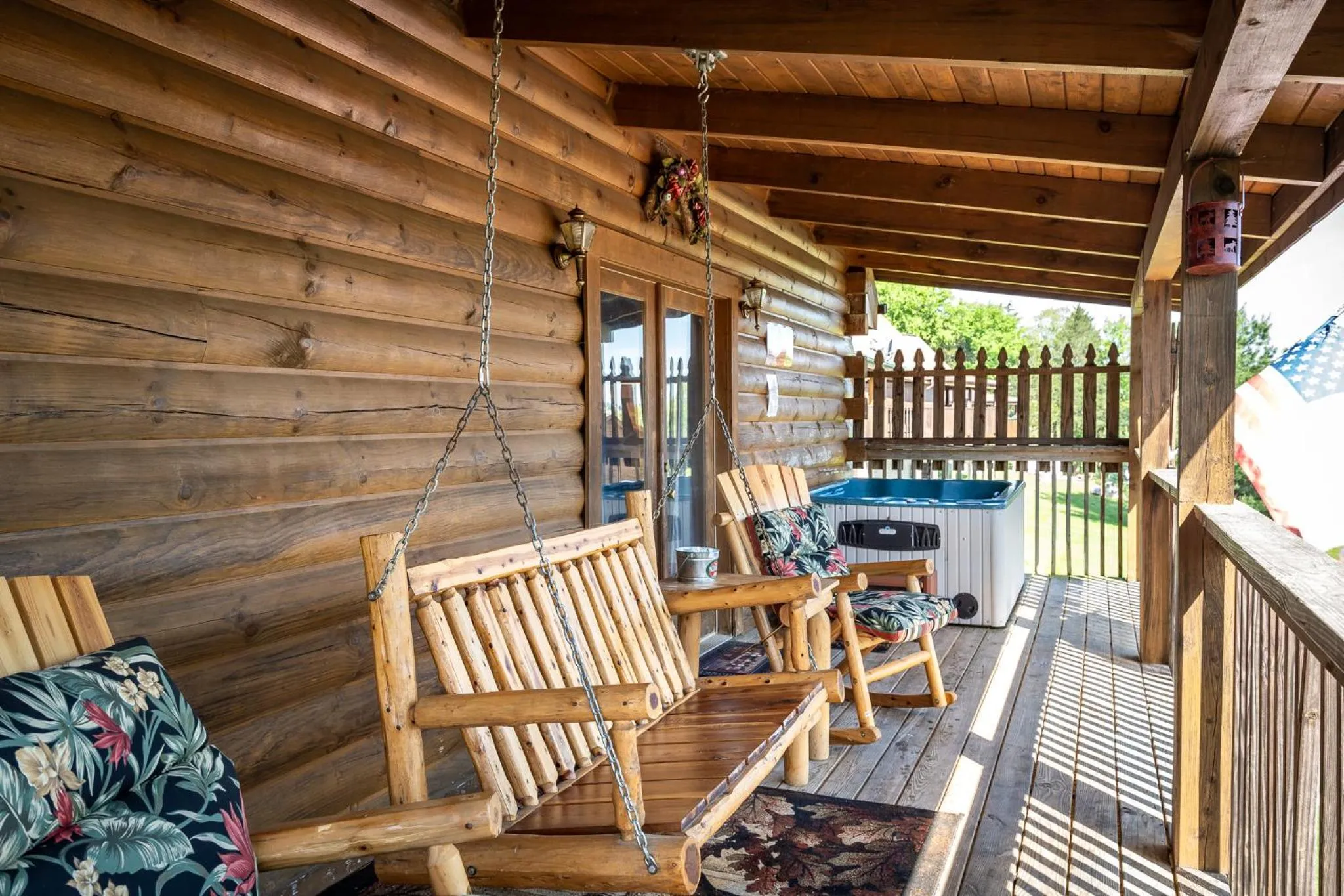 Deer Run, Free Attraction Tickets, Hot Tub, WIFI, Resort Playground, Near Dollywood!!!
