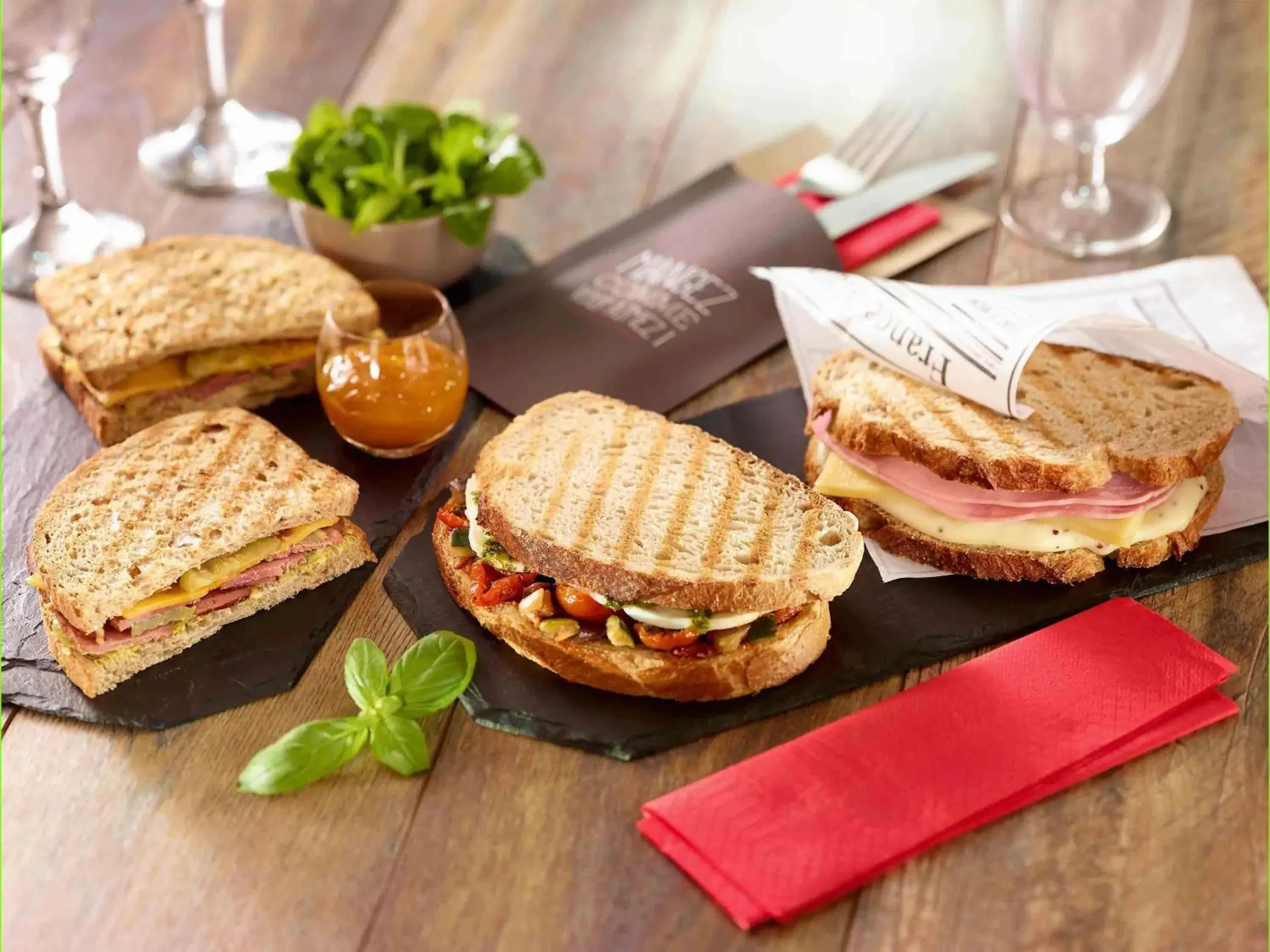 Restaurant/places to eat in ibis Marseille Centre Gare Saint Charles Restaurant/places to eat in ibis Marseille Centre Gare Saint Charles