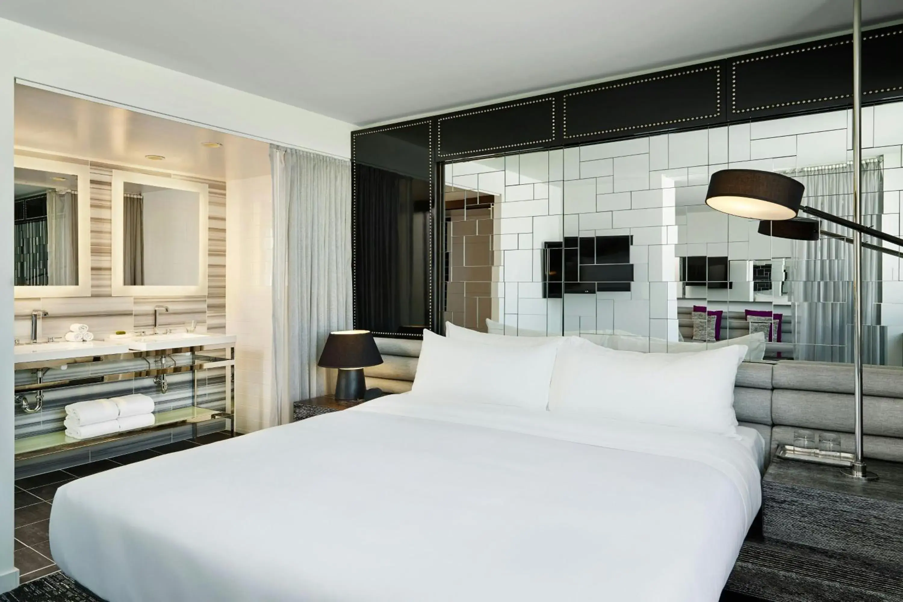 Bedroom, Bed in The Wade Bedroom, Bed in The Wade