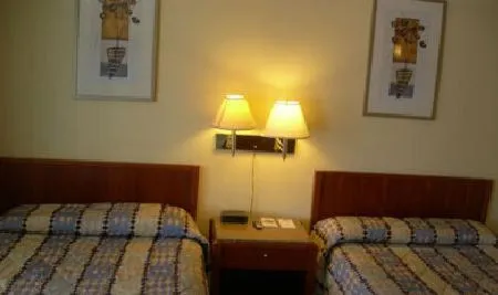 Bed in Americas Best Value Inn - Livermore