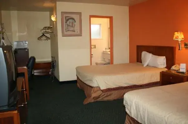 Bed in Americas Best Value Inn - Livermore Bed in Americas Best Value Inn - Livermore