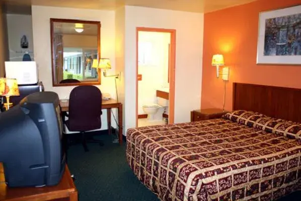 Bed in Americas Best Value Inn - Livermore Bed in Americas Best Value Inn - Livermore