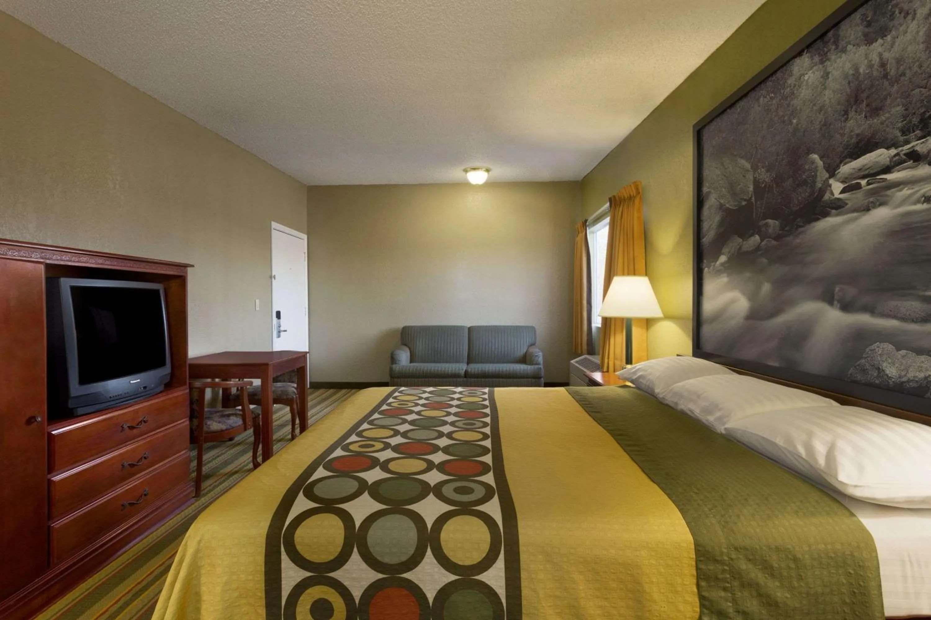 Photo of the whole room in Super 8 by Wyndham Ridgecrest