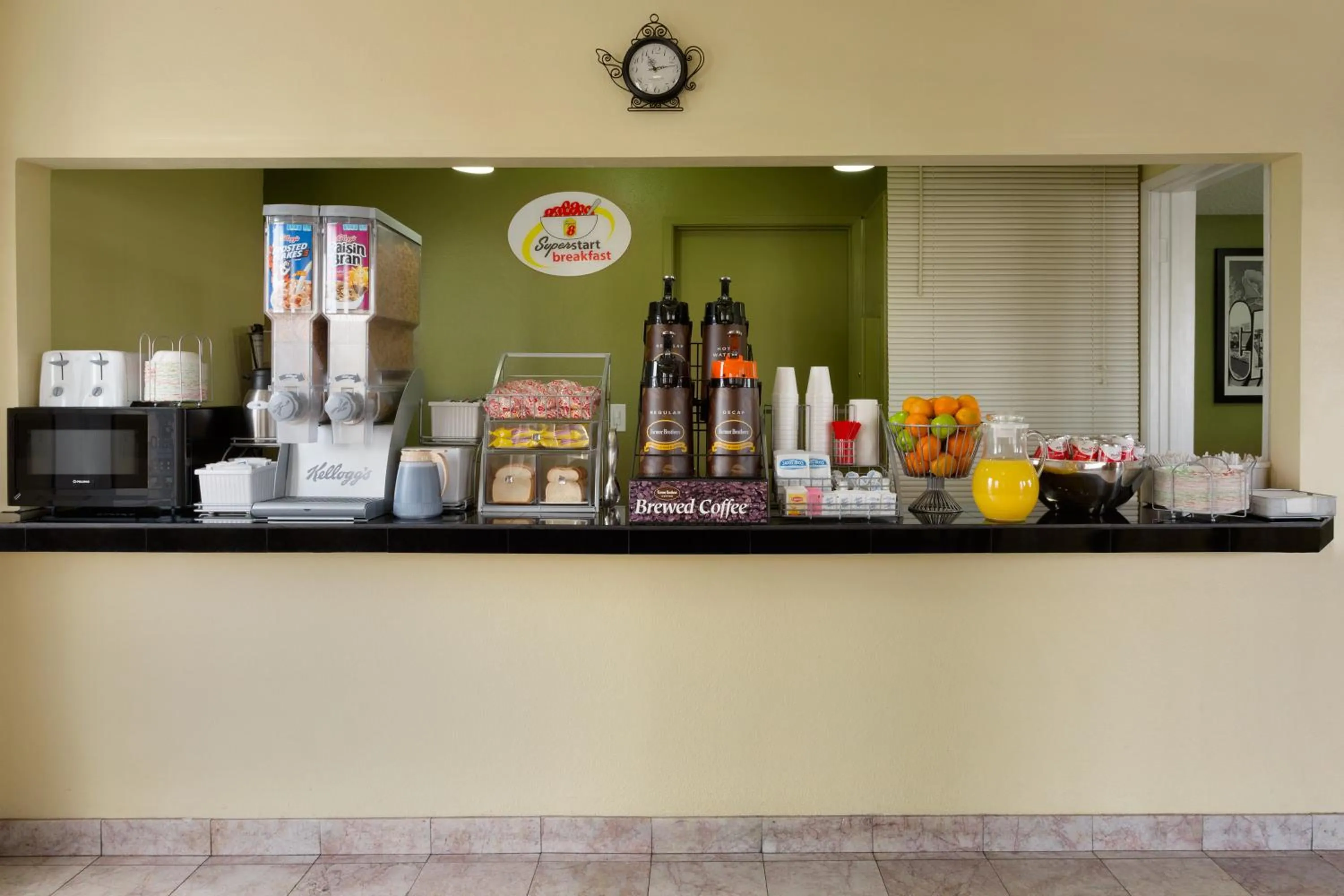 Restaurant/places to eat in Super 8 by Wyndham Ridgecrest