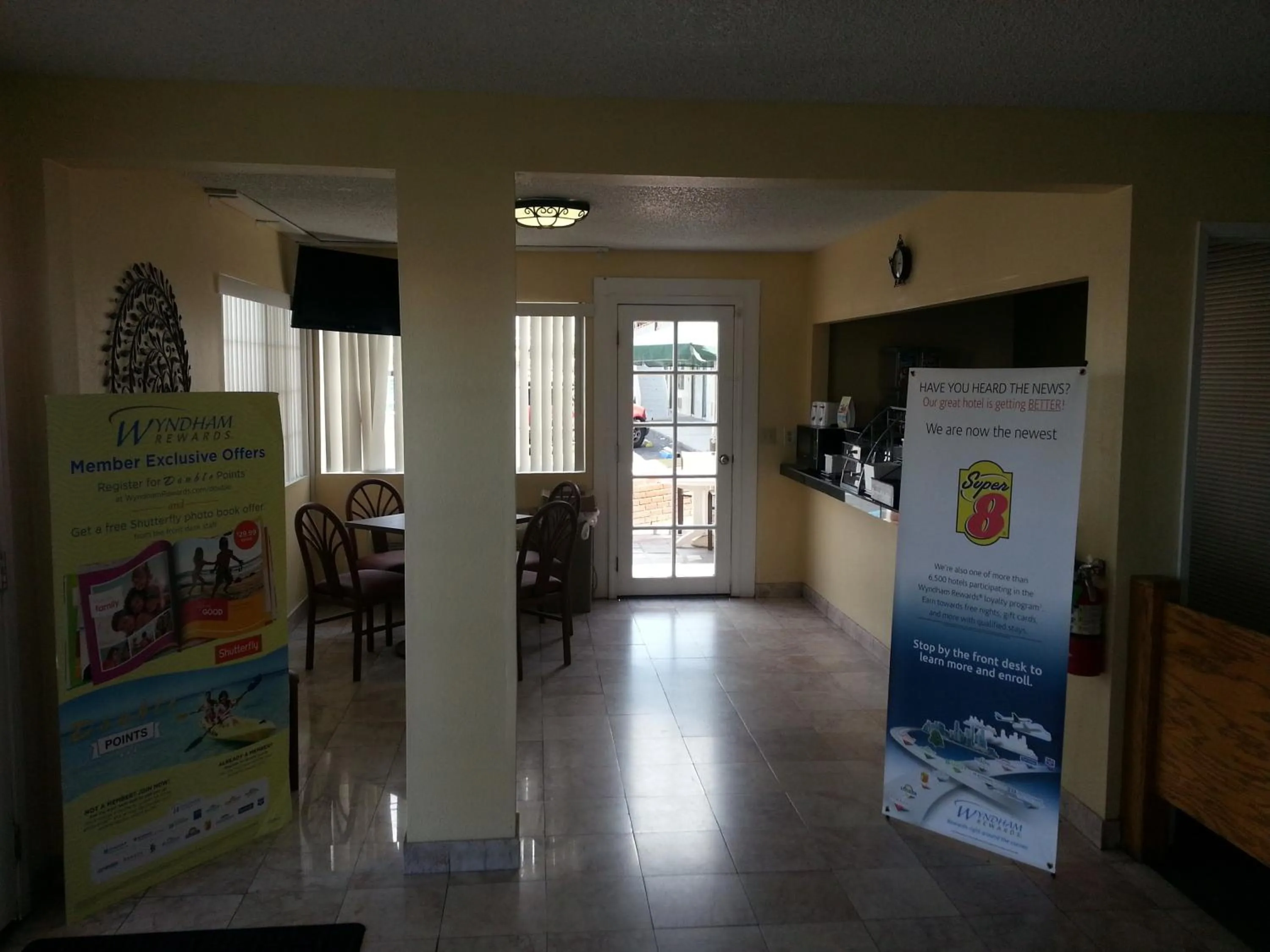 Lobby or reception in Super 8 by Wyndham Ridgecrest