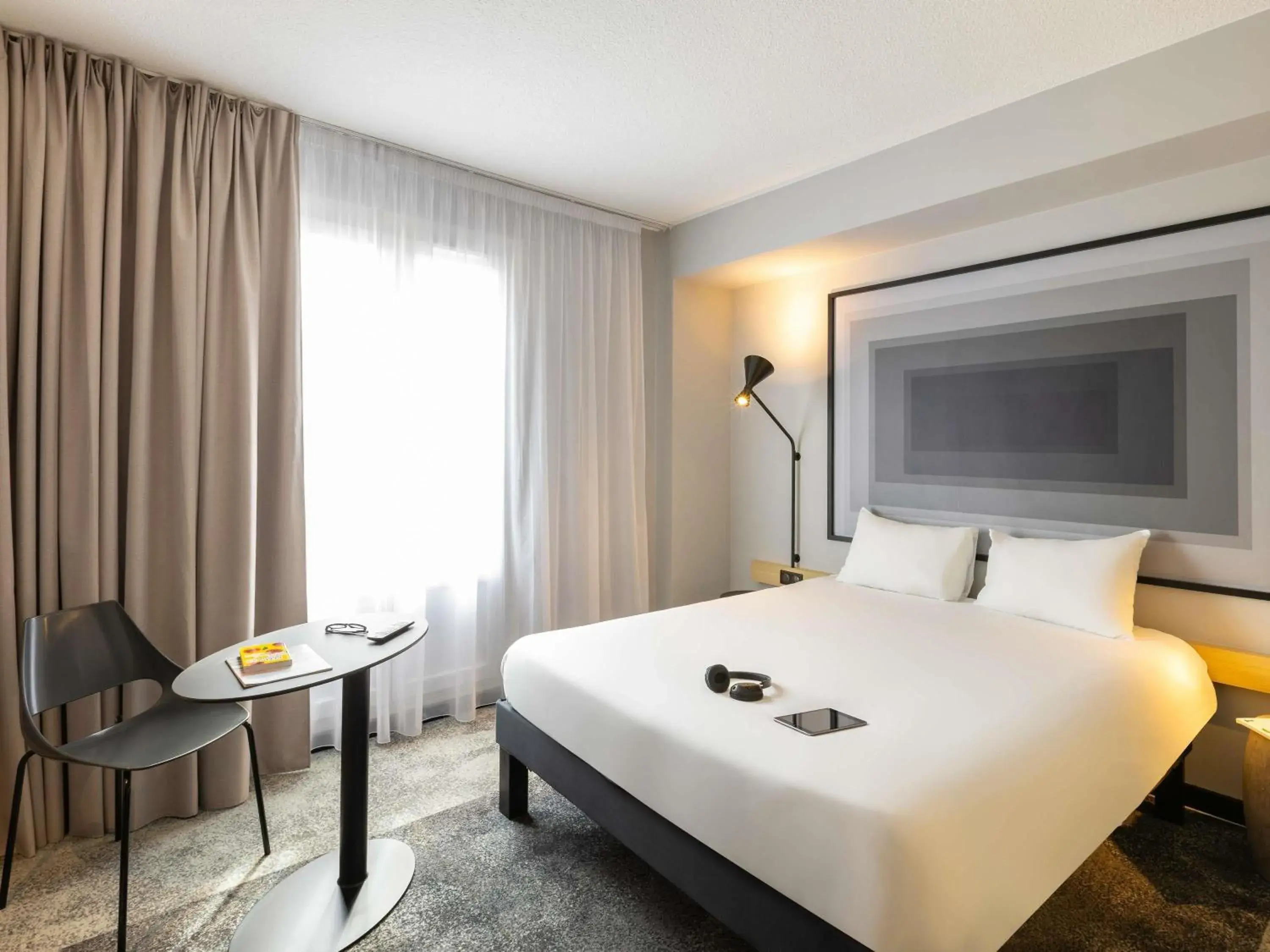 Bedroom, Bed in ibis Strasbourg Centre Gare Bedroom, Bed in ibis Strasbourg Centre Gare