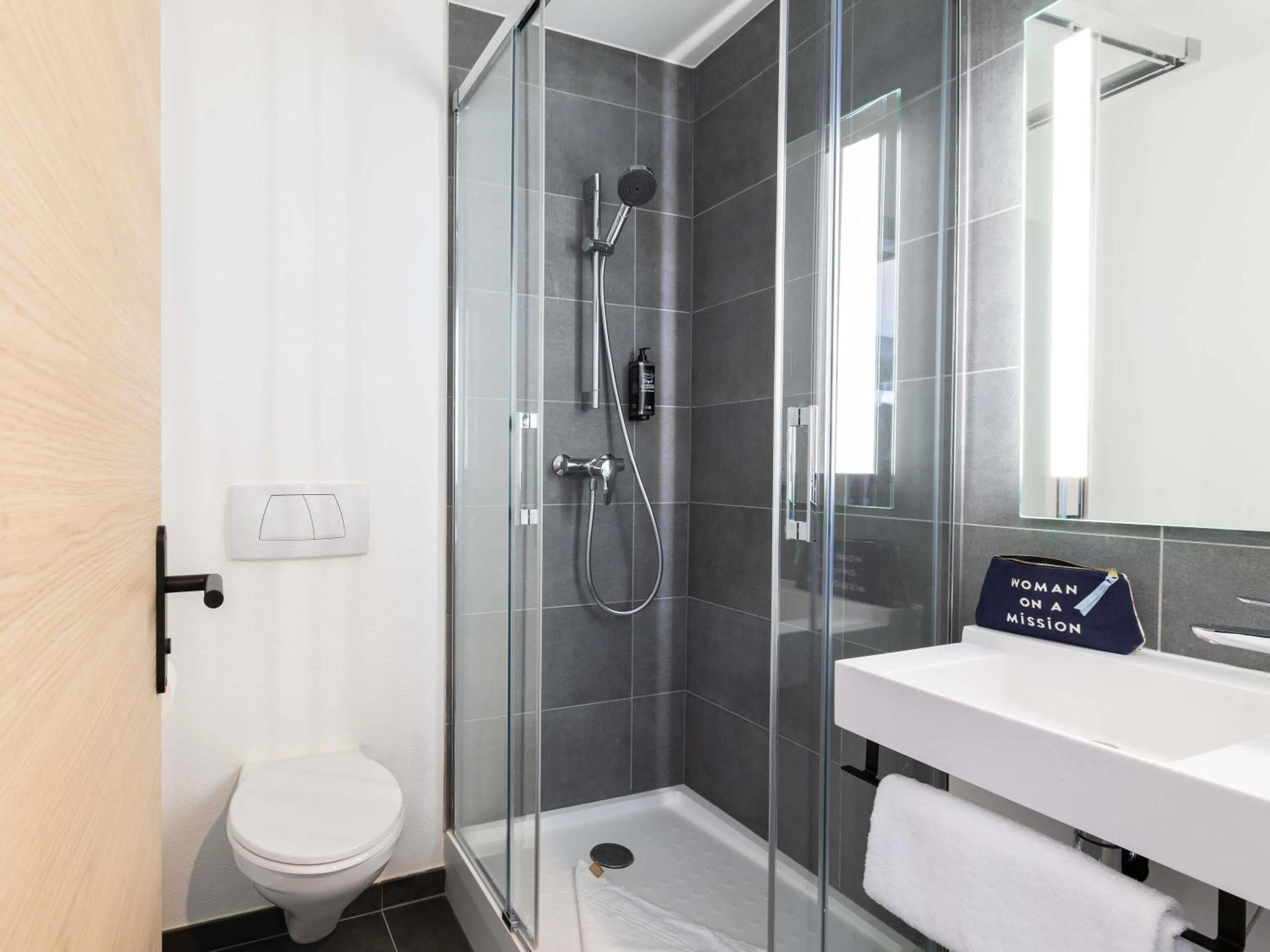 Bedroom in ibis Strasbourg Centre Gare