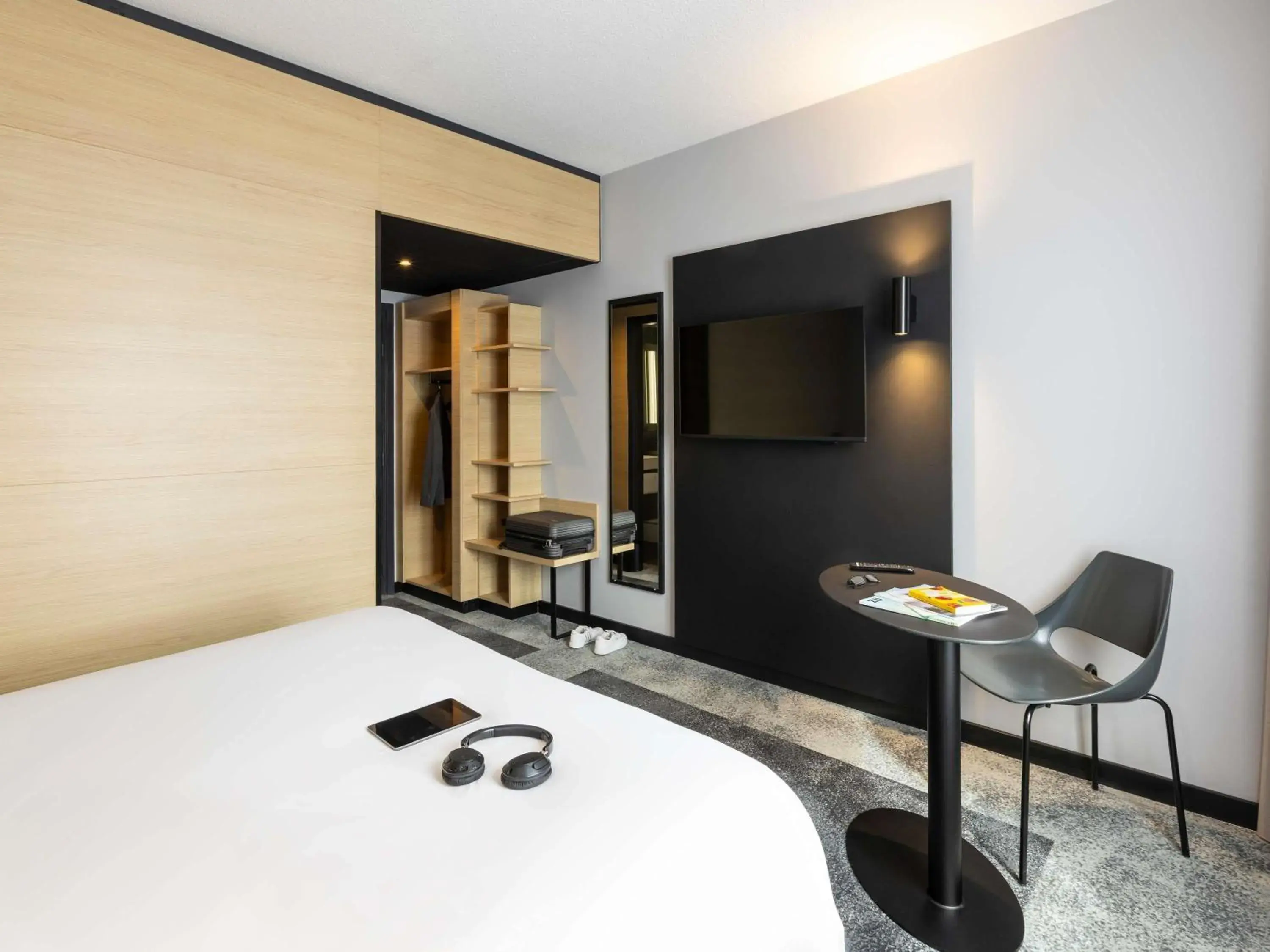 Bedroom, Bed in ibis Strasbourg Centre Gare Bedroom, Bed in ibis Strasbourg Centre Gare