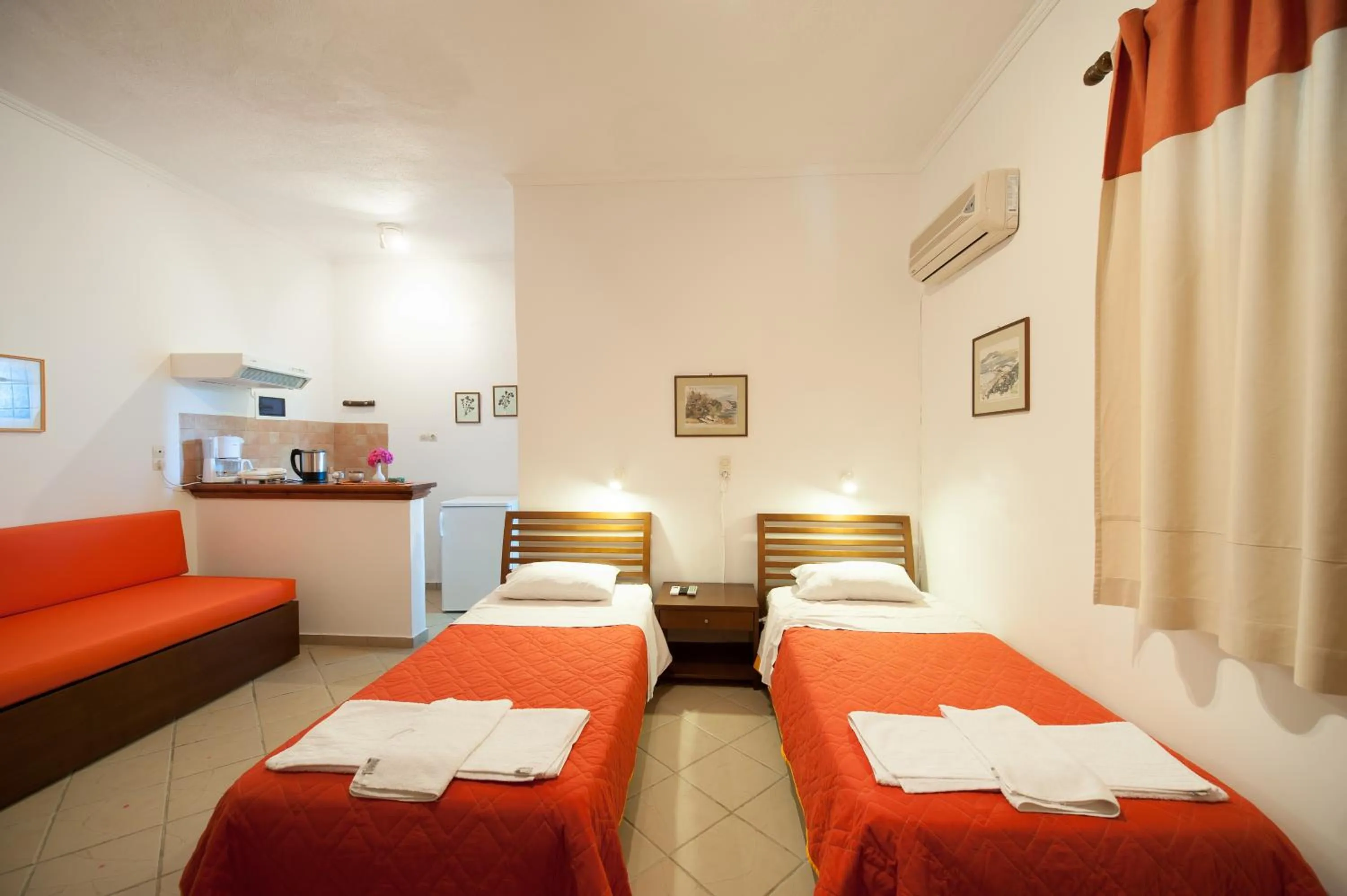 Photo of the whole room, Bed in Zarkadis Beach Apartments