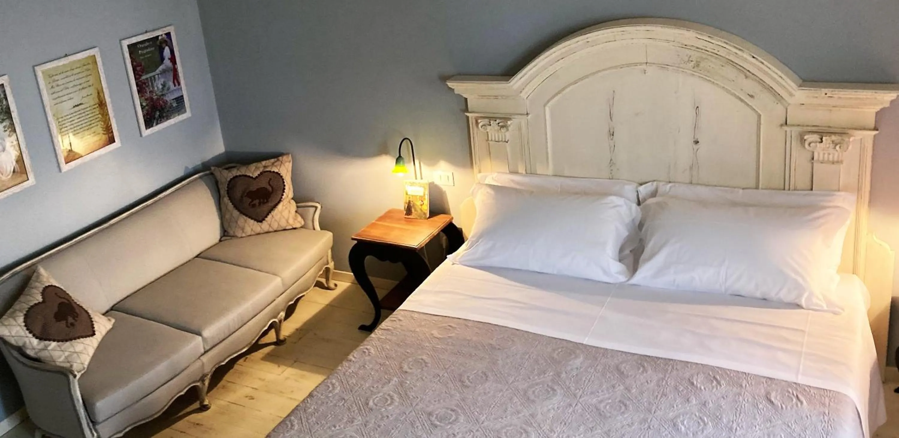 Bed in B&B Antique Maison