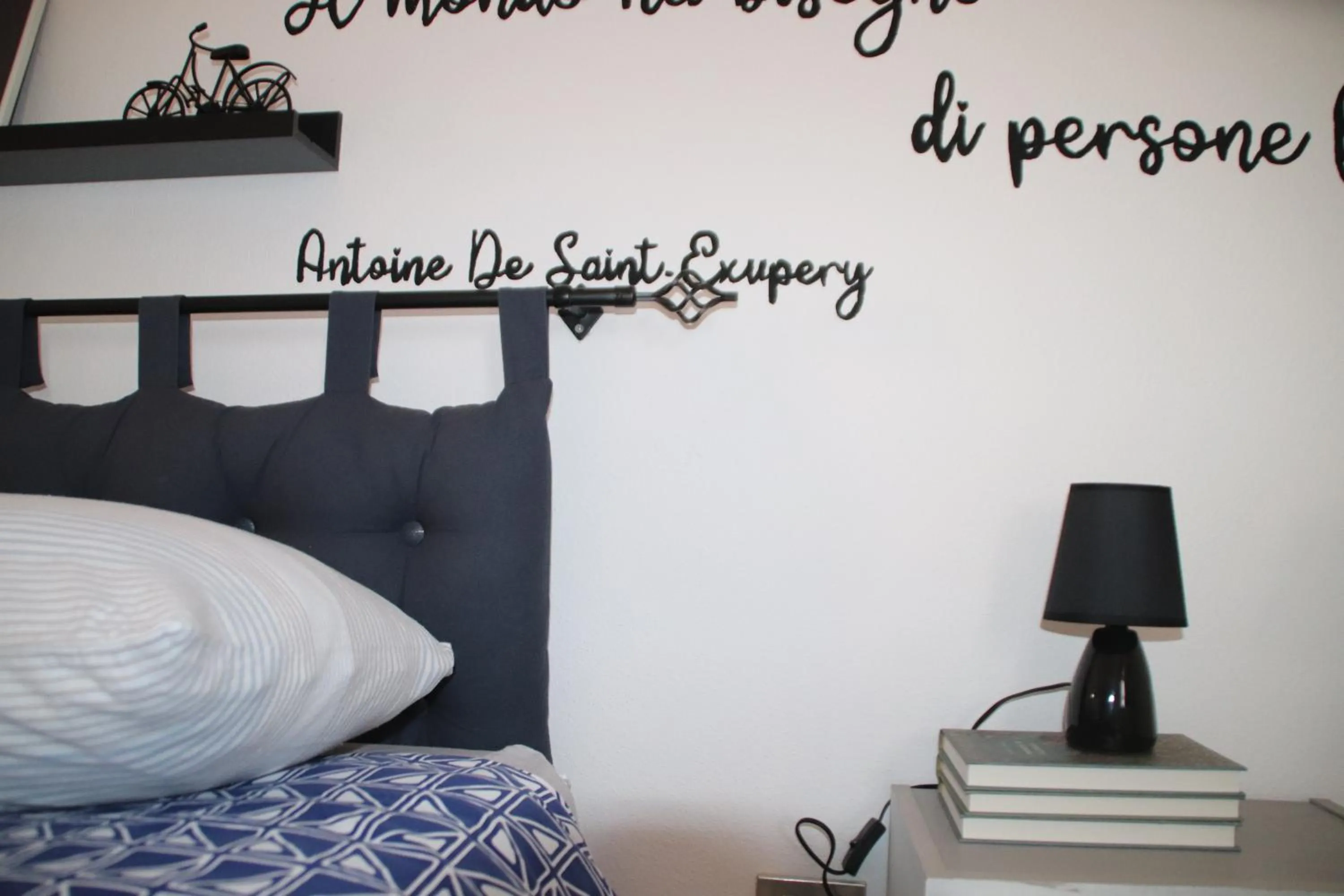 Bedroom, Bed in Santu Bustianu